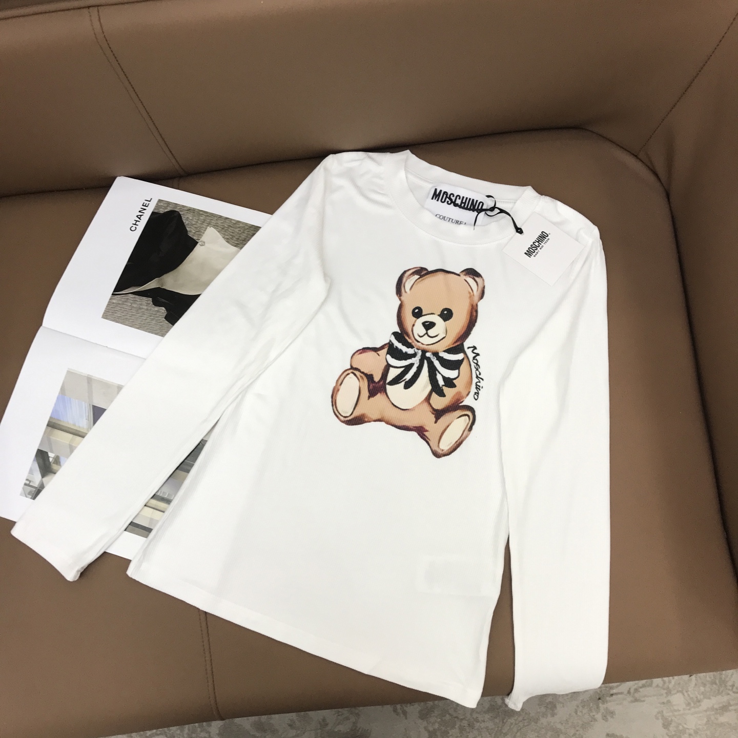 Trendy Custom Female Suit: P322 One-Size-Fits-All Wrapper with Moschino Butterflies Design - 图片 2