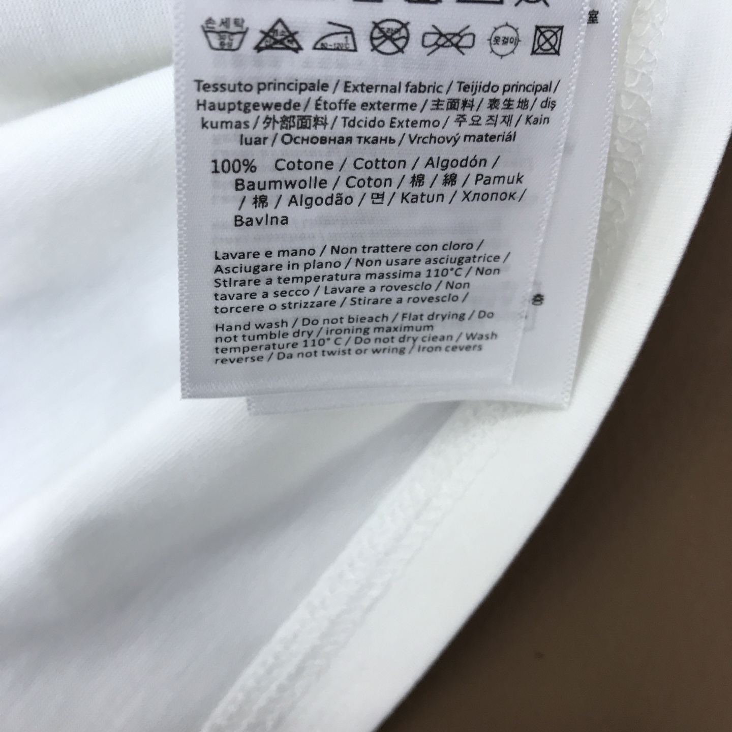 “Versatile P299 Female Suit with Wrapper and Fend 25s Squirrel Logo T-shirts” - 图片 7