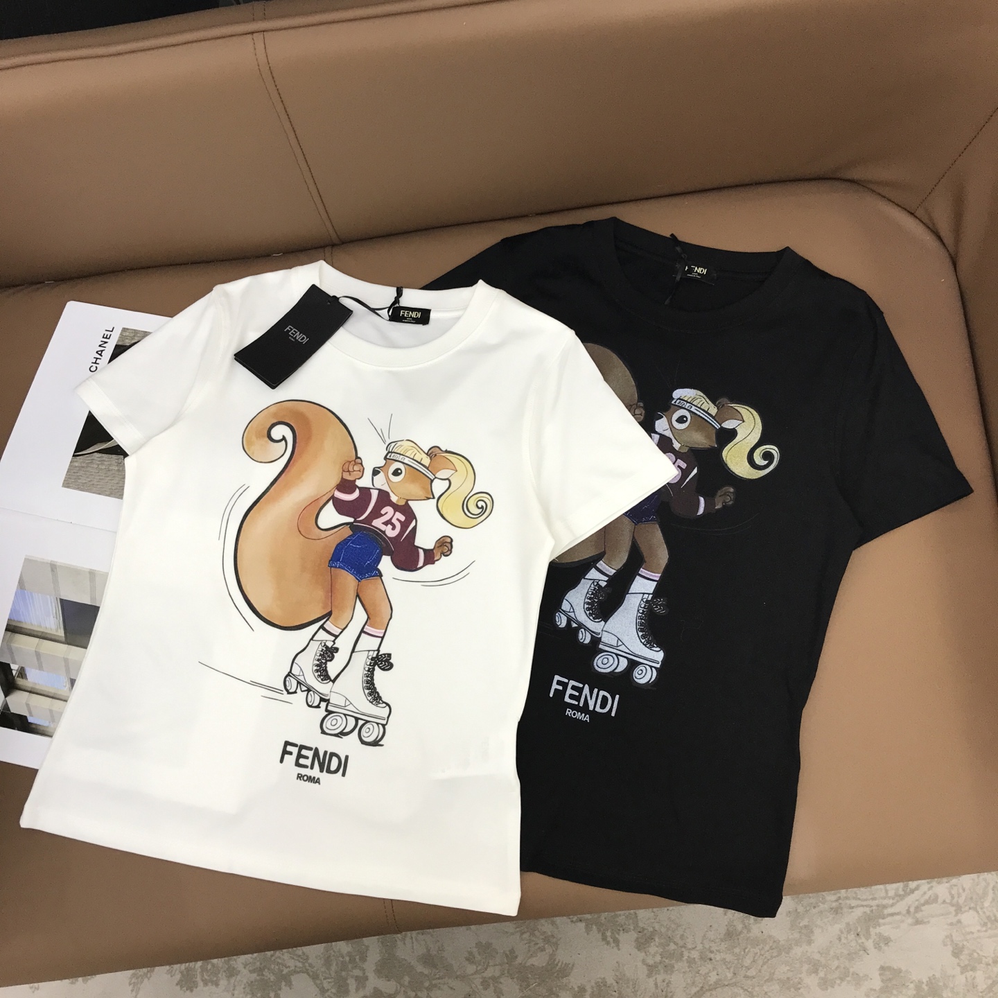 “Versatile P299 Female Suit with Wrapper and Fend 25s Squirrel Logo T-shirts” - 图片 1