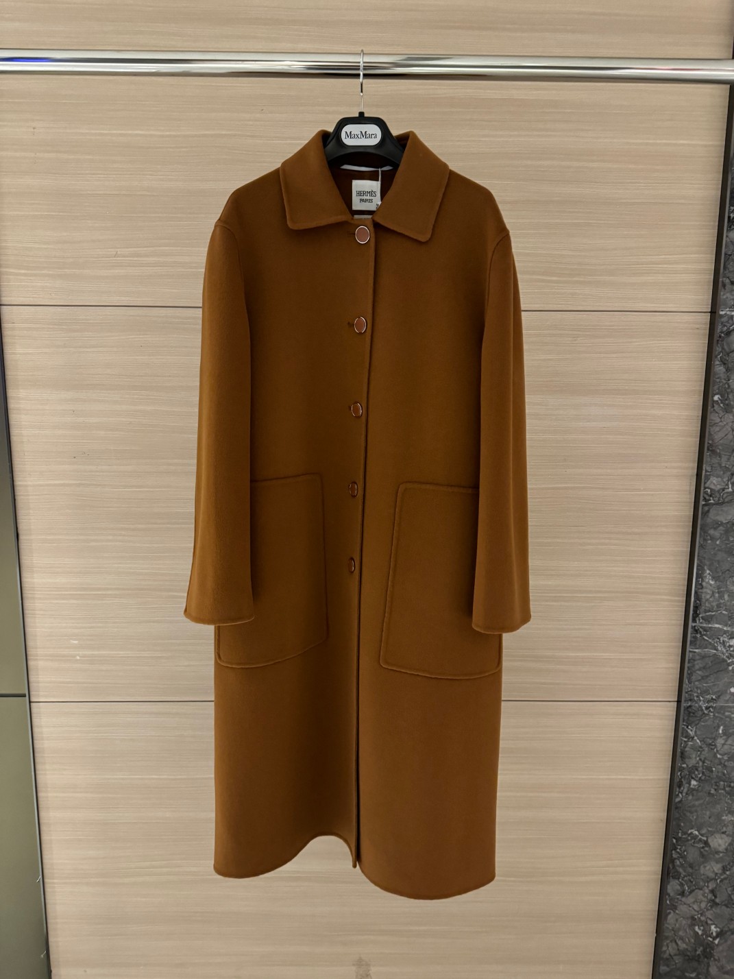 Elegant Wool-Cashmere Blend Coat with Bespoke Buttons & Hand-Stitched Details 2 a1725011854312 3630