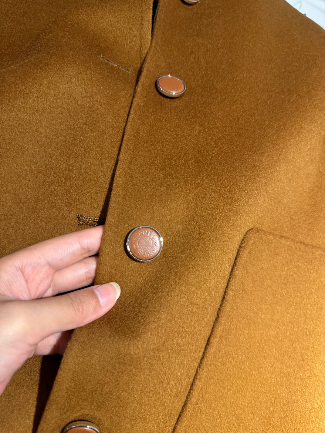 Elegant Wool-Cashmere Blend Coat with Bespoke Buttons & Hand-Stitched Details 7 a1725011854492 4077