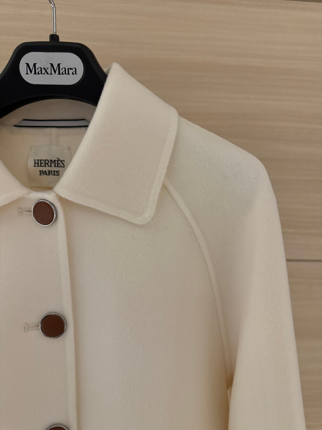Elegant Cashmere Coat with Pocket Design - H$ Exclusive Collection 4 a1725864512103 1700
