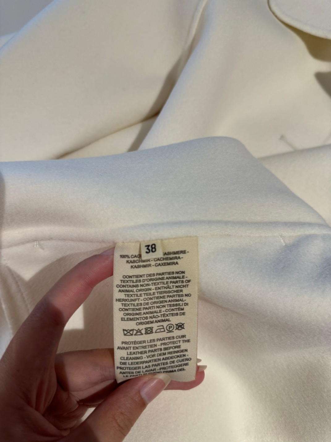 Elegant Cashmere Coat with Pocket Design - H$ Exclusive Collection 8 a1725864513369 1105