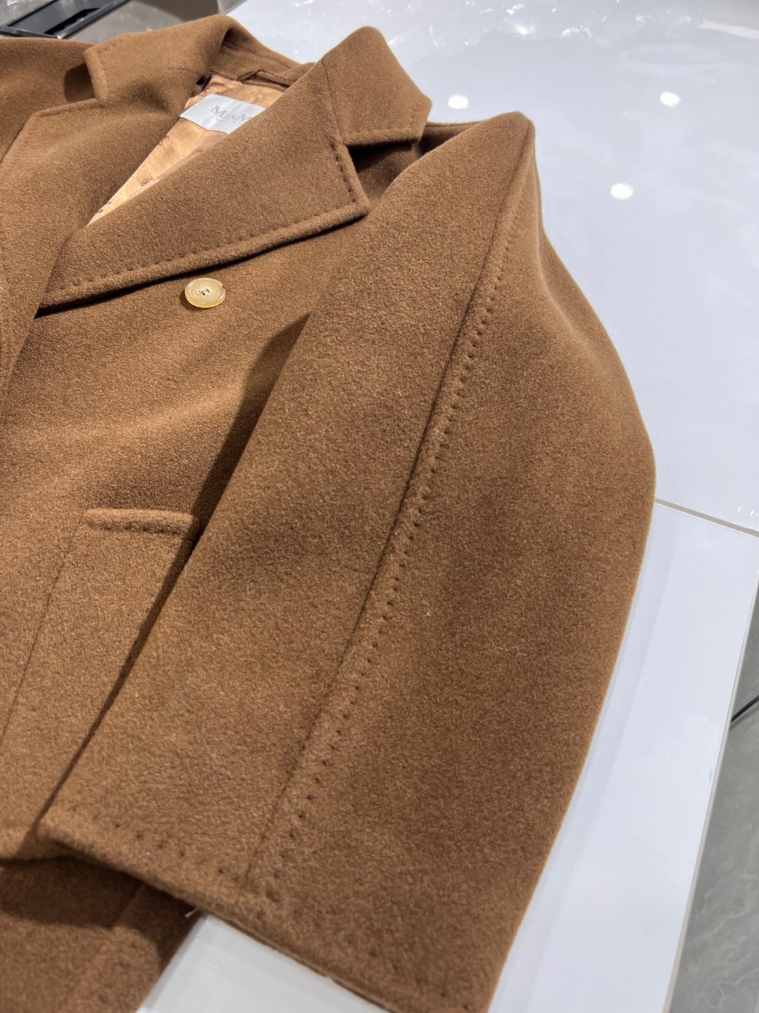 Max Guinea Wool-Cashmere Blend Short Coat - Classic Double-Breasted Design 10 a1728719639445 6711