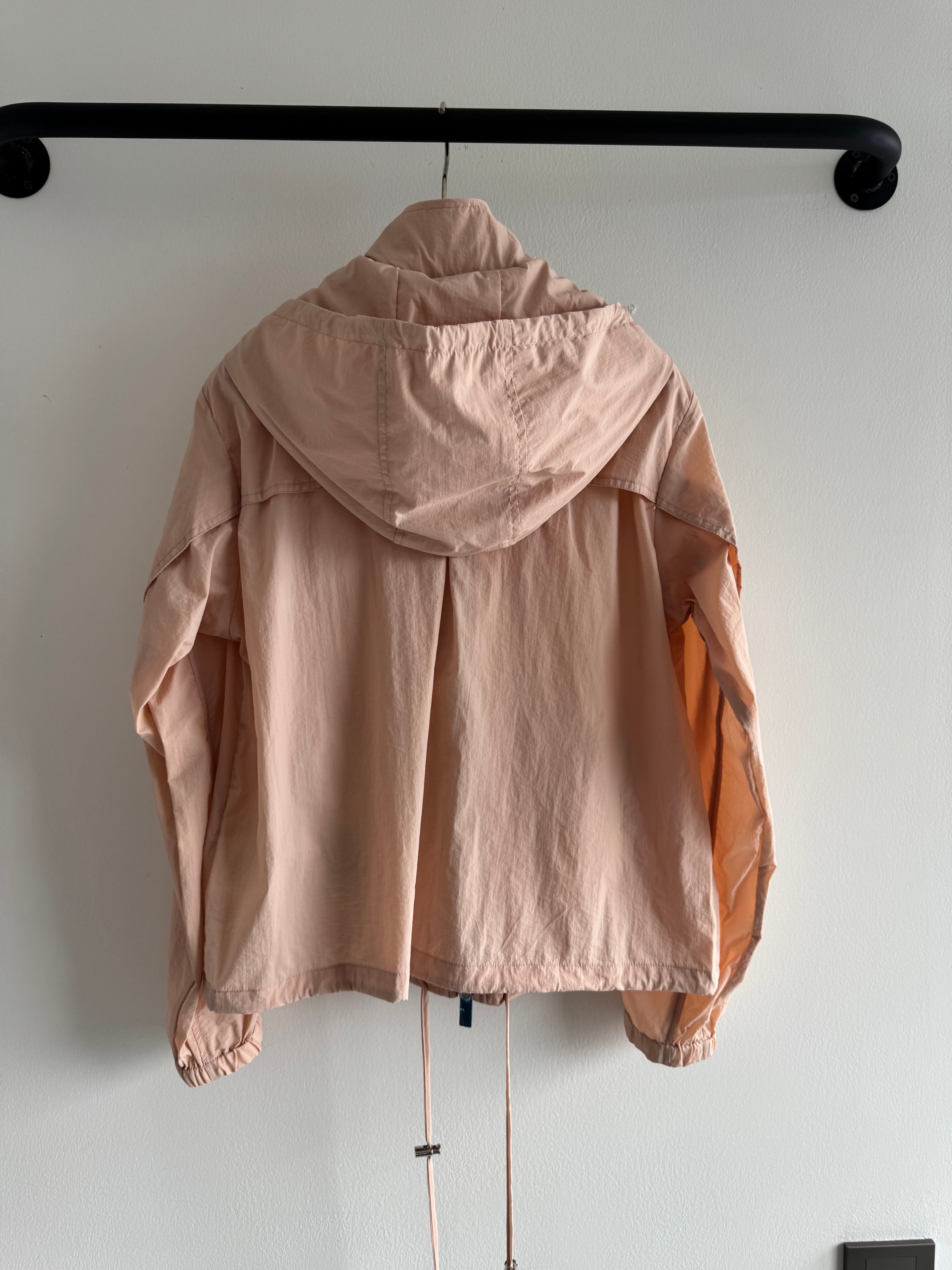 Lightweight Hooded Jacket & Nylon-Cotton Shorts Set 5 a1739865106771 2307