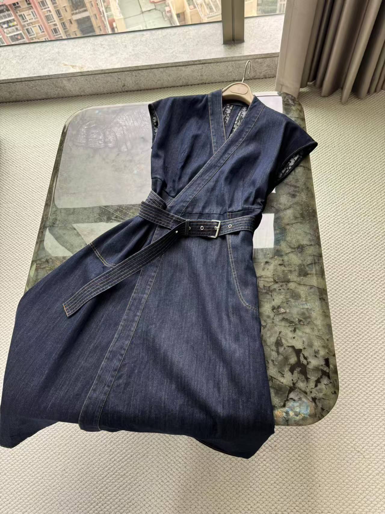 DI*OR Denim Dress - V-Neck, Embroidered Details, and Flattering Silhouette 3 a1748414997830 3064