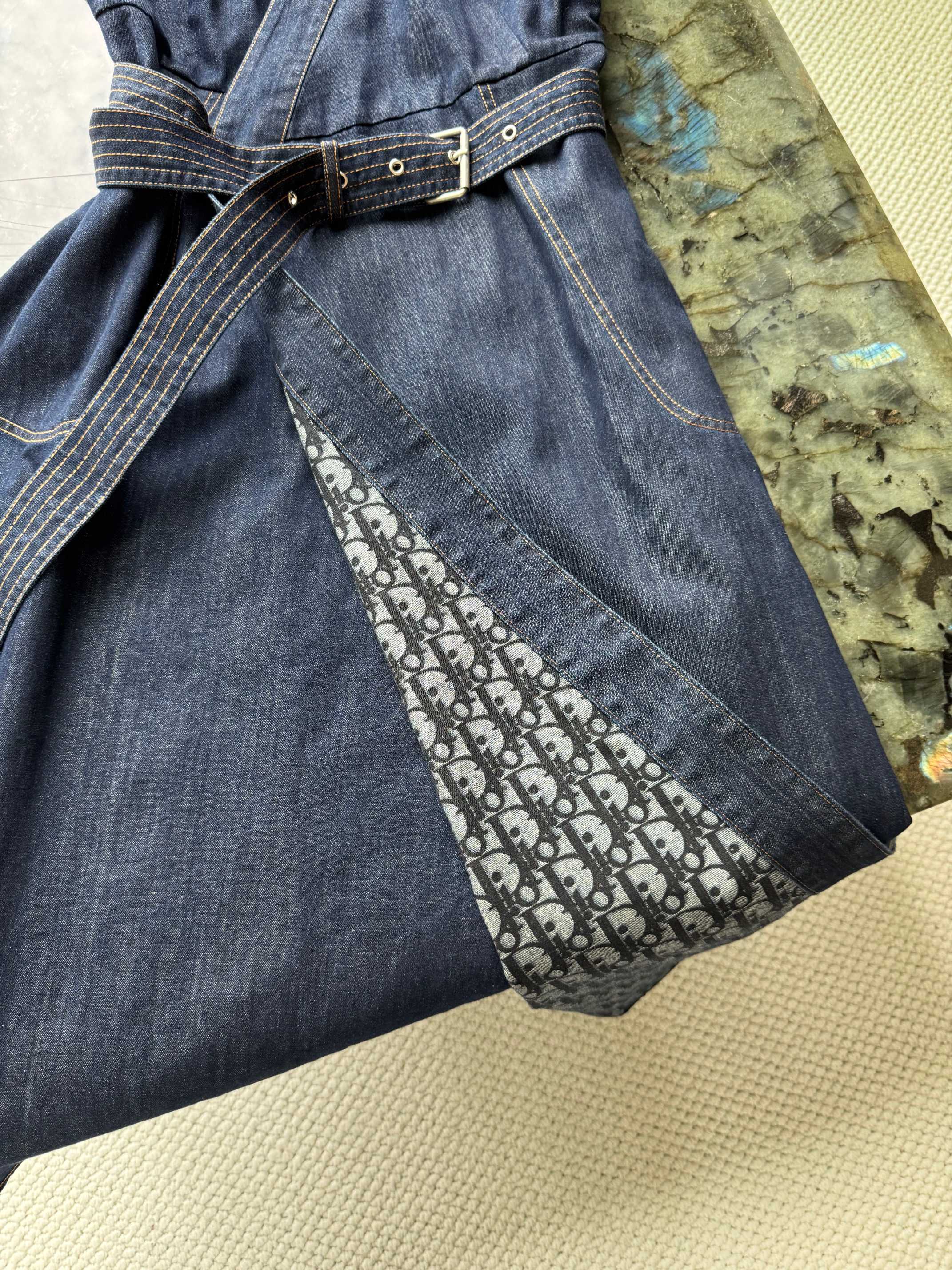 DI*OR Denim Dress - V-Neck, Embroidered Details, and Flattering Silhouette 4 a1748414999741 7648