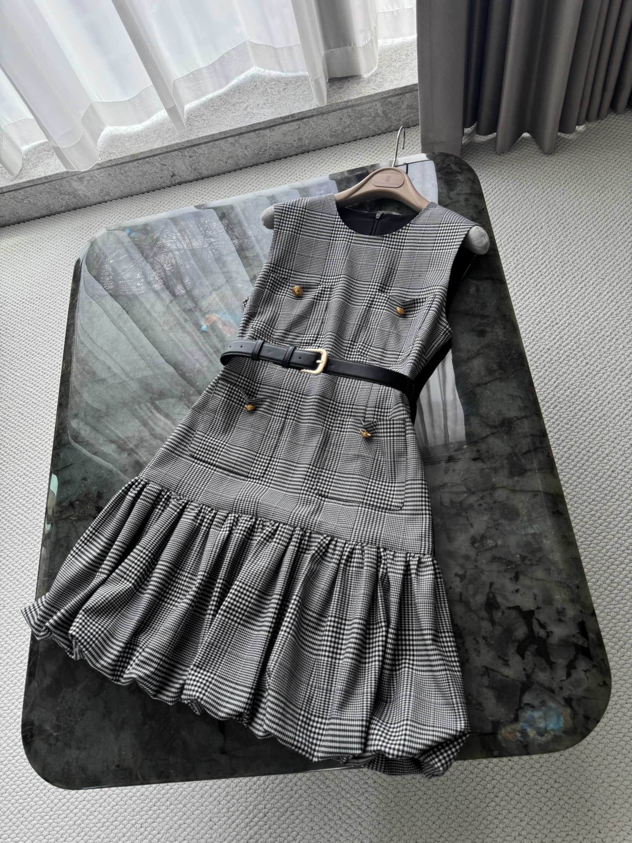 Sleeveless Plaid Dress with Belt - Vintage Style, Elegant Design 5 a1748417792022 0146