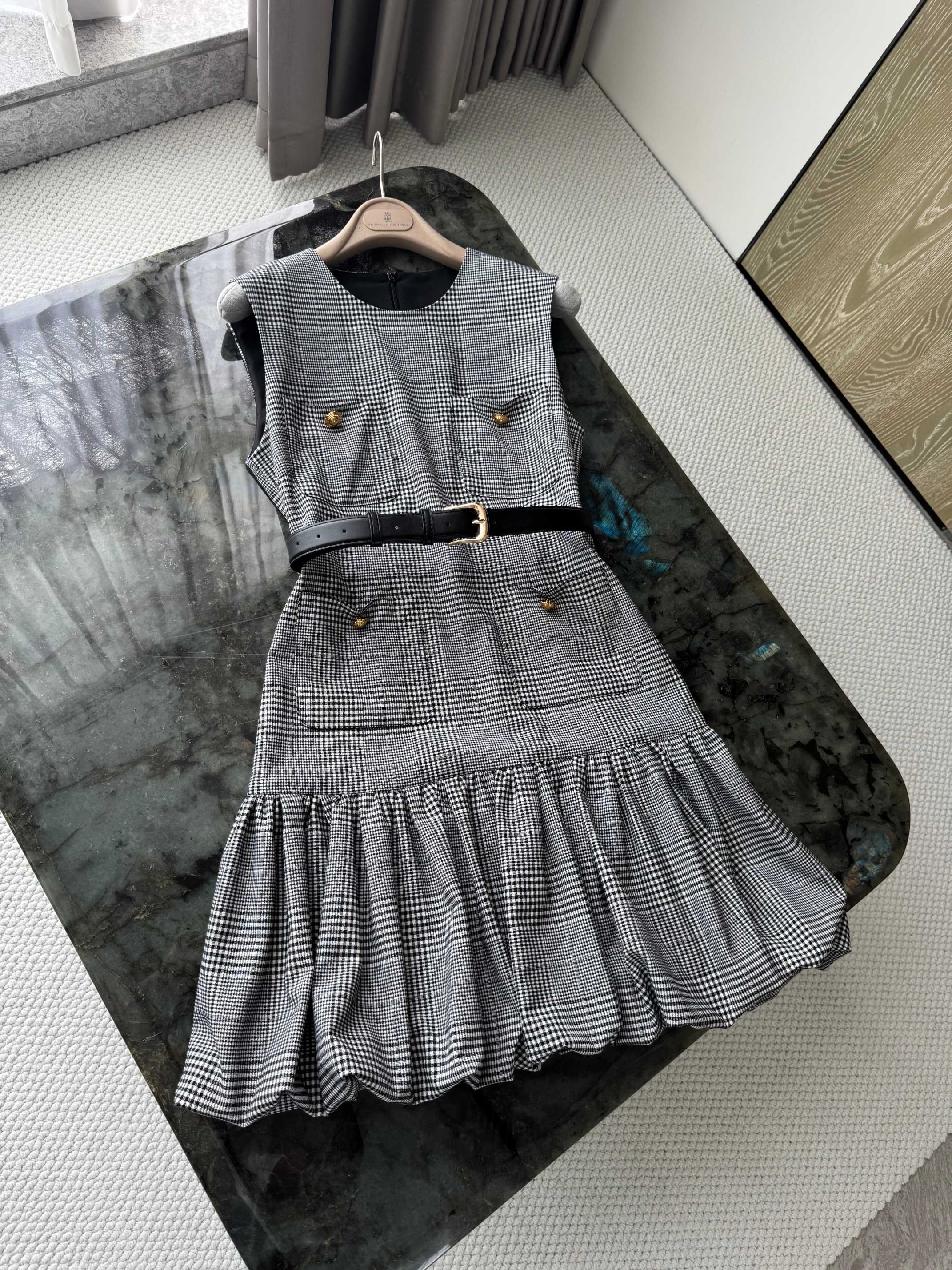 Sleeveless Plaid Dress with Belt - Vintage Style, Elegant Design 6 a1748417792408 5106
