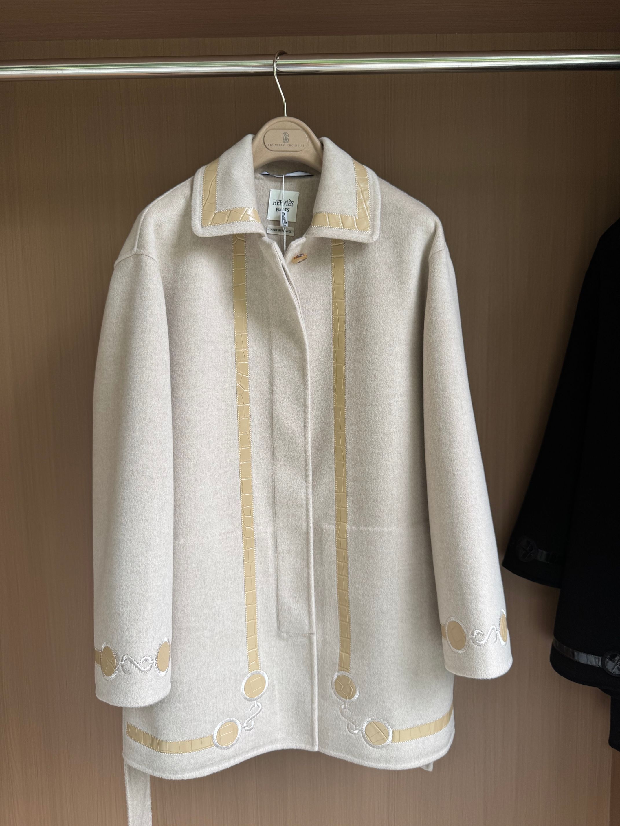Handmade Embroidered Short Cashmere Coat - Elegant & Luxurious Design 4 a1756625863991 2017