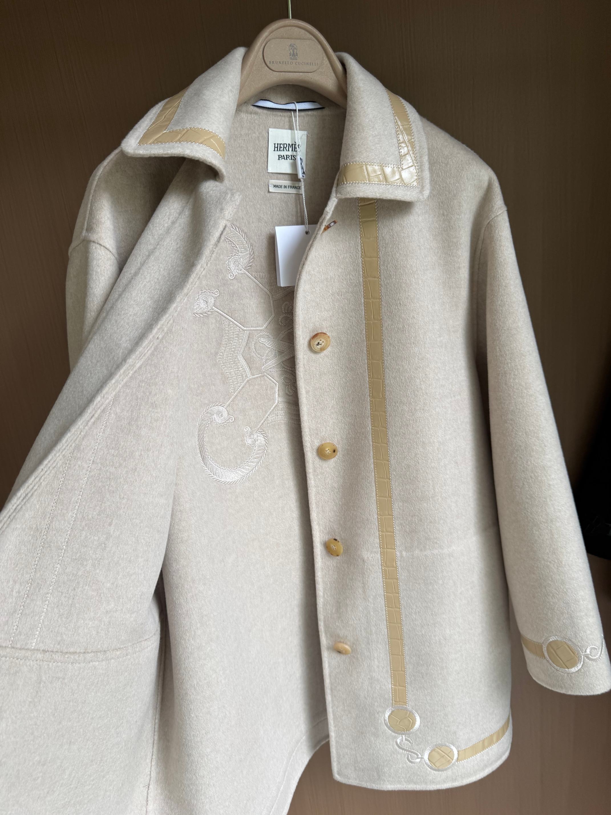 Handmade Embroidered Short Cashmere Coat - Elegant & Luxurious Design 5 a1756625864174 8135