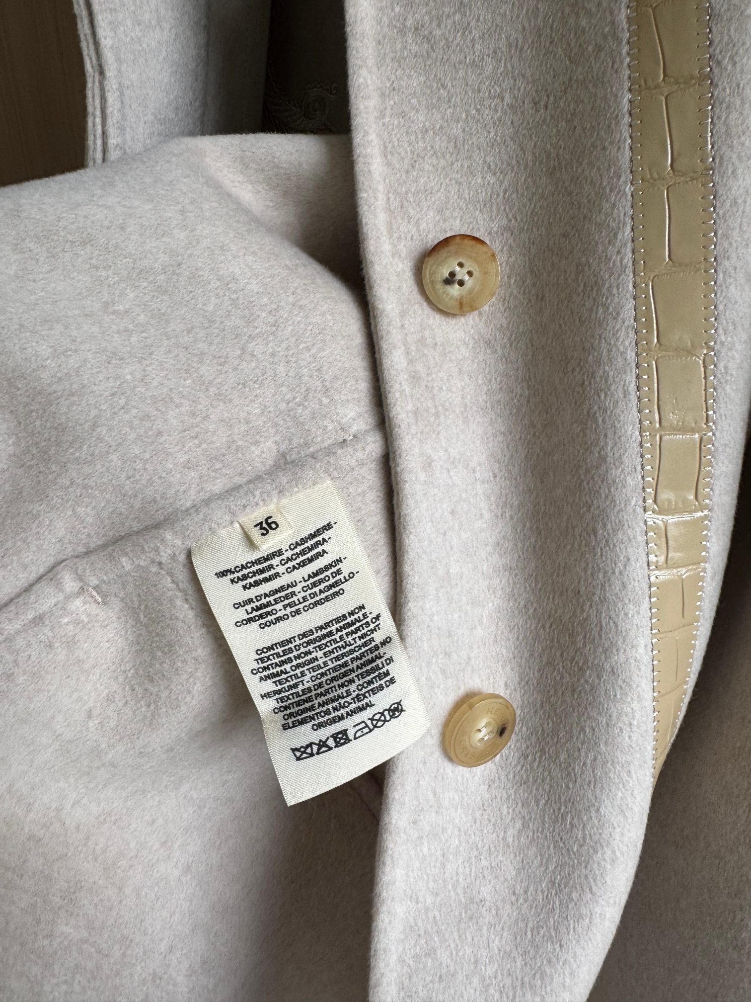 Handmade Embroidered Short Cashmere Coat - Elegant & Luxurious Design 10 a1756625866542 2357