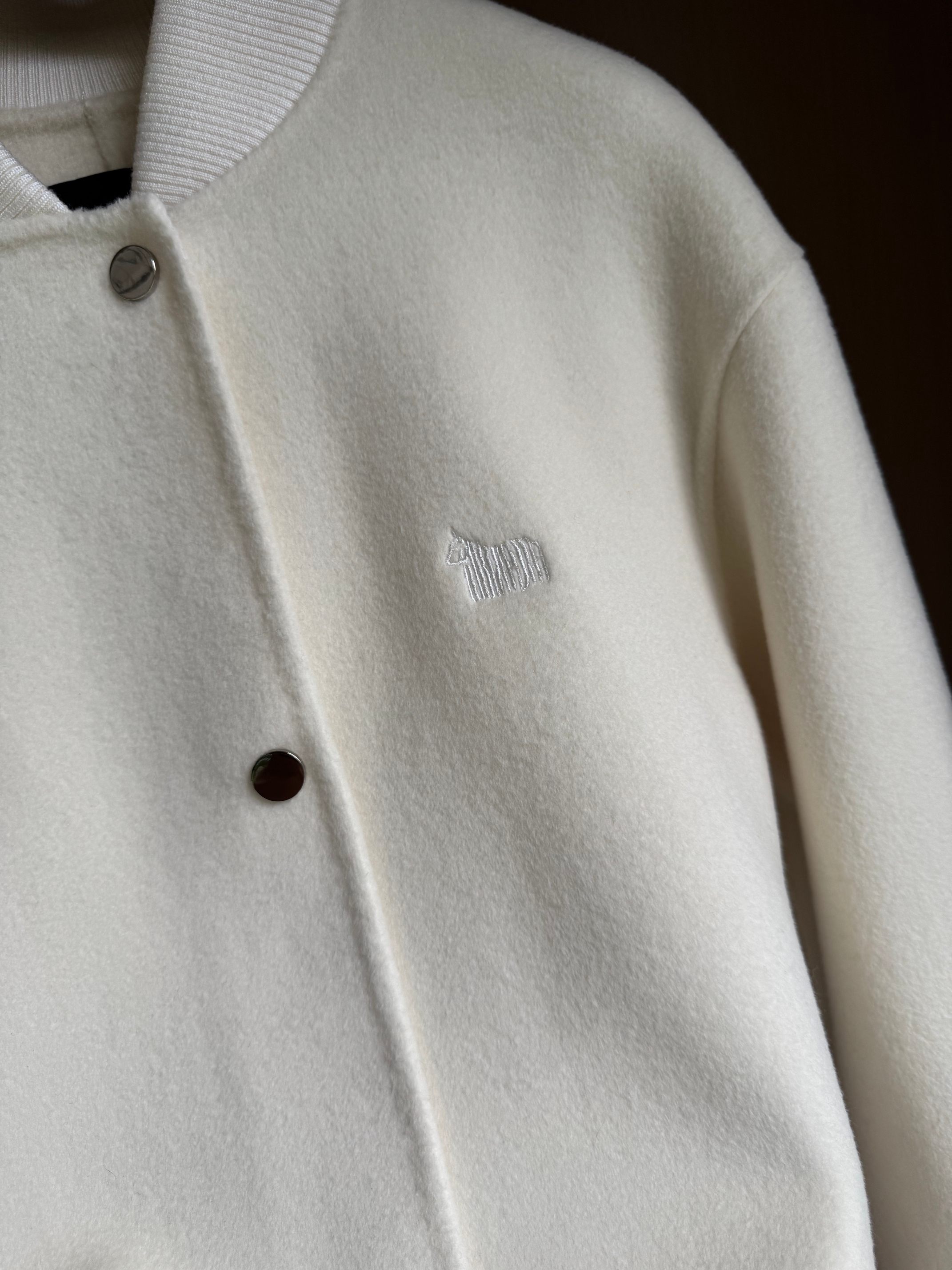 CLB Wool-Cashmere Baseball Jacket - Classic Style, Warm & Versatile 5 a1756704237352 6637