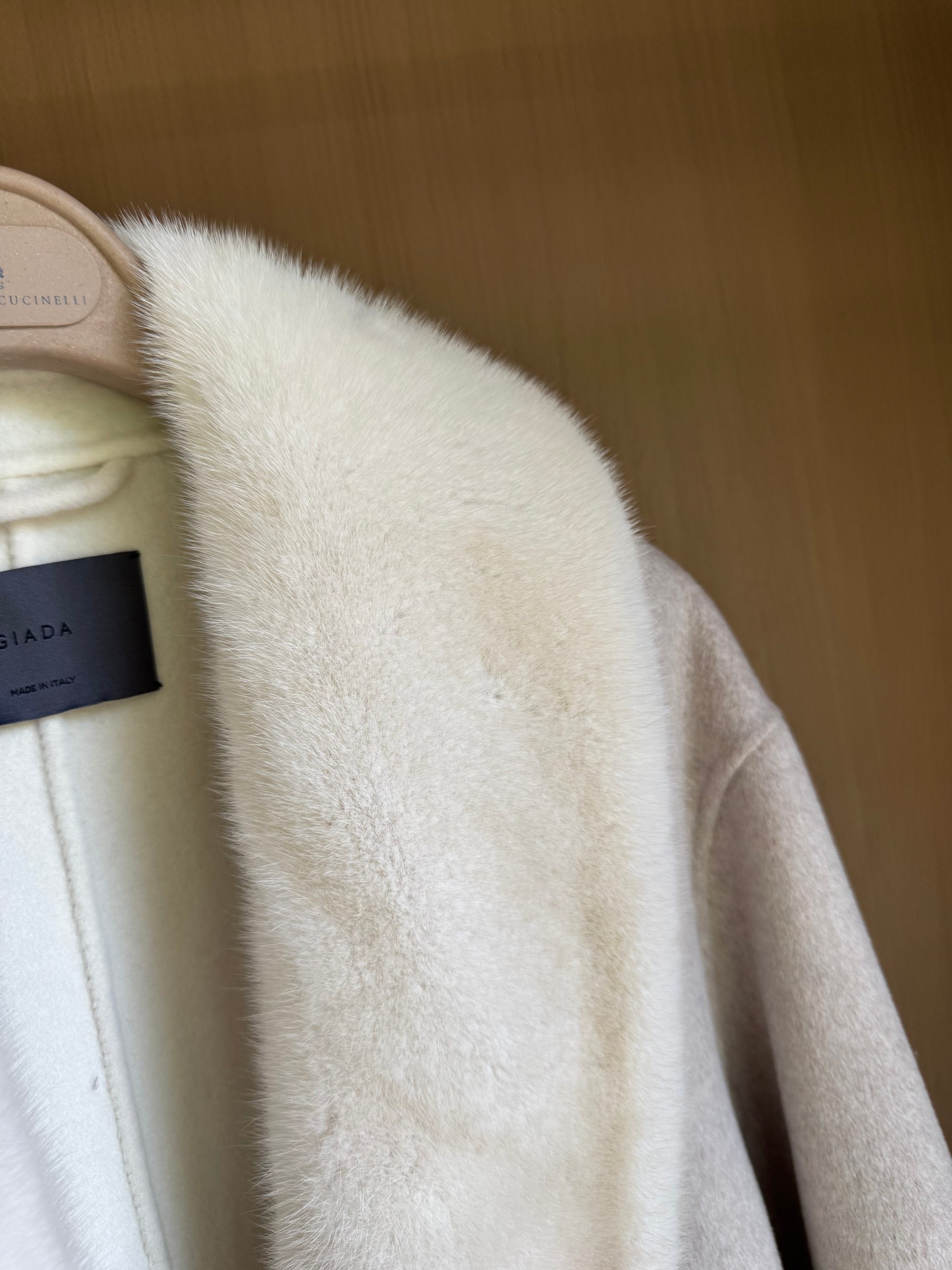 Elegant Mink Collar Cashmere Long Coat - Timeless Style & Luxurious Comfort 7 a1756799591468 6512