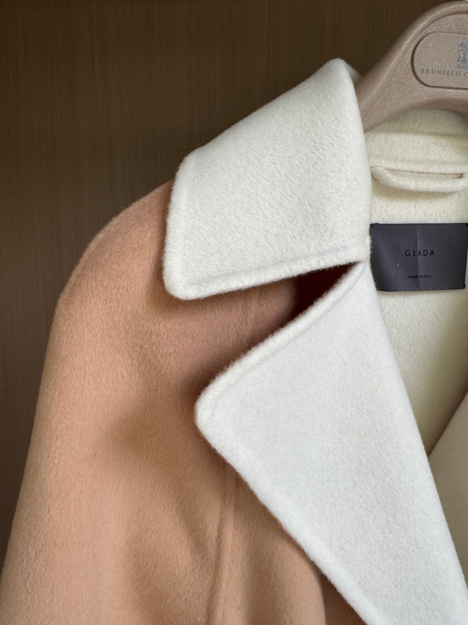 Elegant Two-Tone Cashmere Coat: Classic Double-Breasted Design 7 a1756800269143 7465
