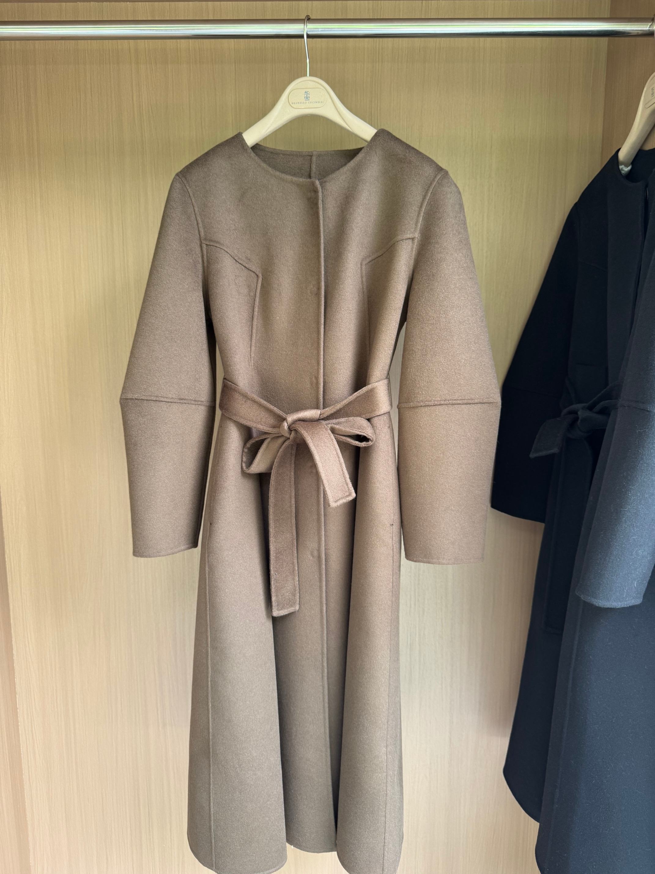 Elegant Brown Cashmere Overcoat Dress with Lamb Leg Sleeves, Hepburn Style 2 a1756803207425 5484
