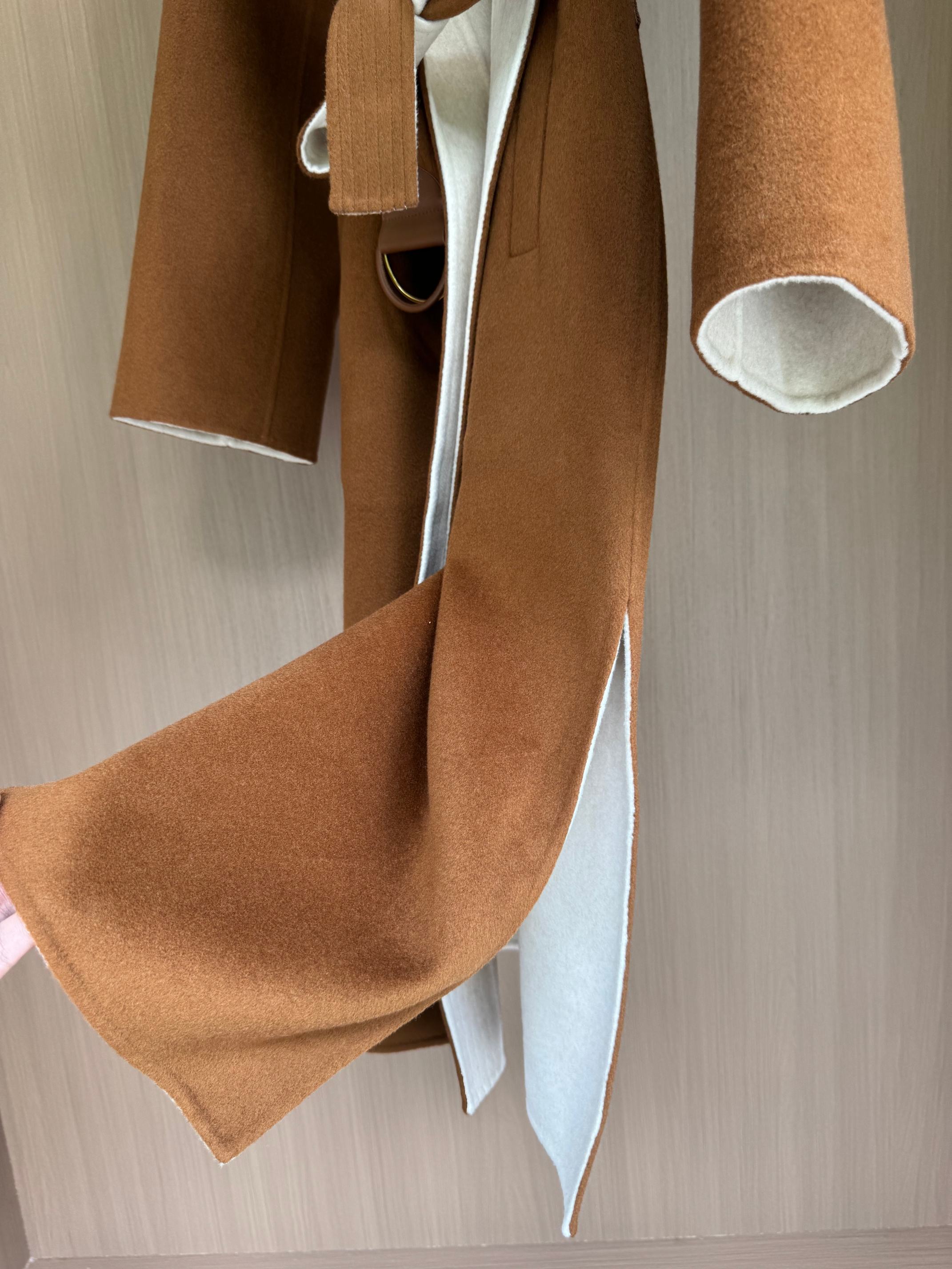 Luxurious Double-Faced Cashmere Coat with Belt - Elegant and Warm 7 a1757052330443 6304