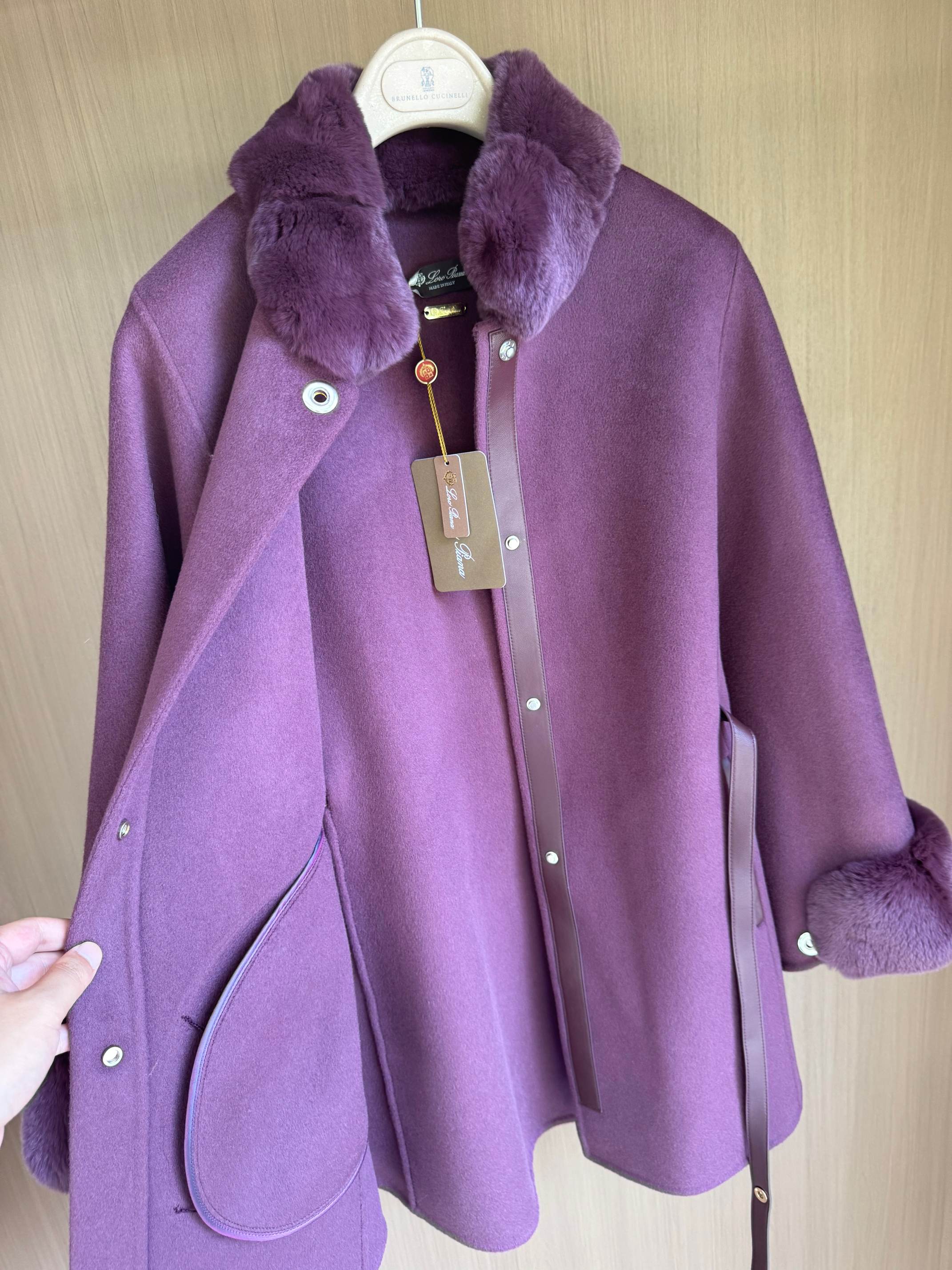 Elegant Wool Blend Cape Coat with Faux Fur Collar - 9 Colors Available 4 a1757139419344 4514