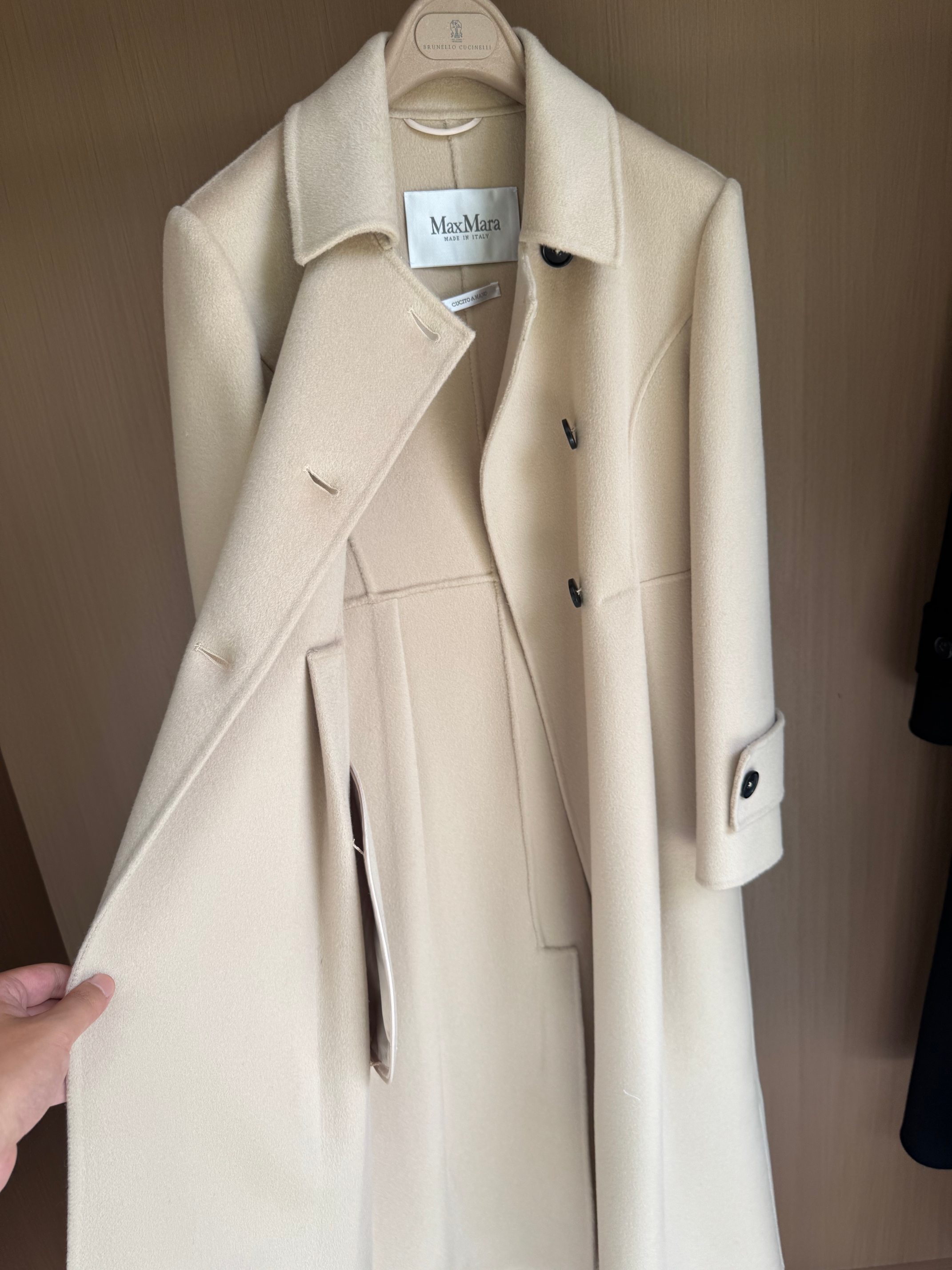 Elegant Double-Breasted Wool Coat with Belted Waist - Runway Inspired 4 a1757145997163 8060