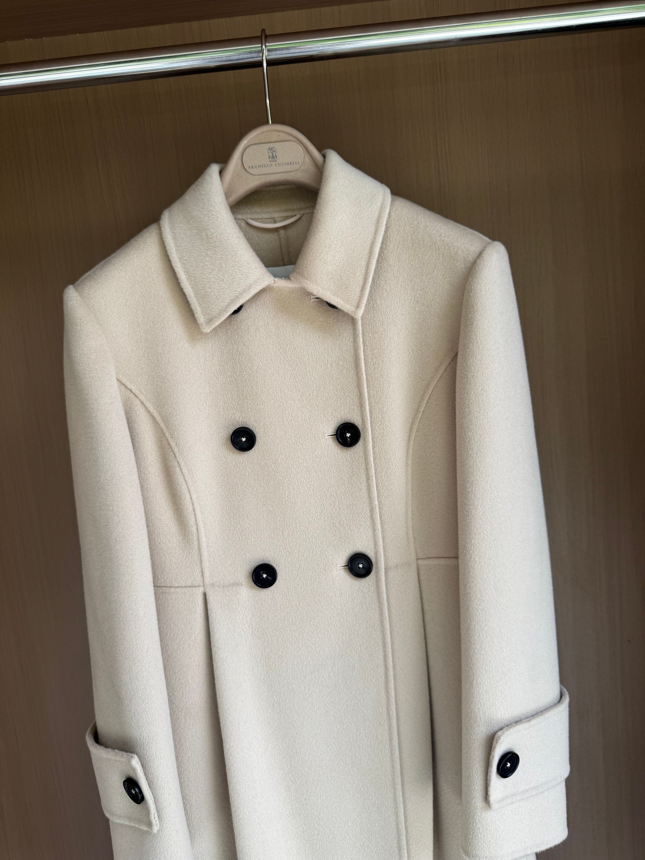 Elegant Double-Breasted Wool Coat with Belted Waist - Runway Inspired 6 a1757145997293 6160