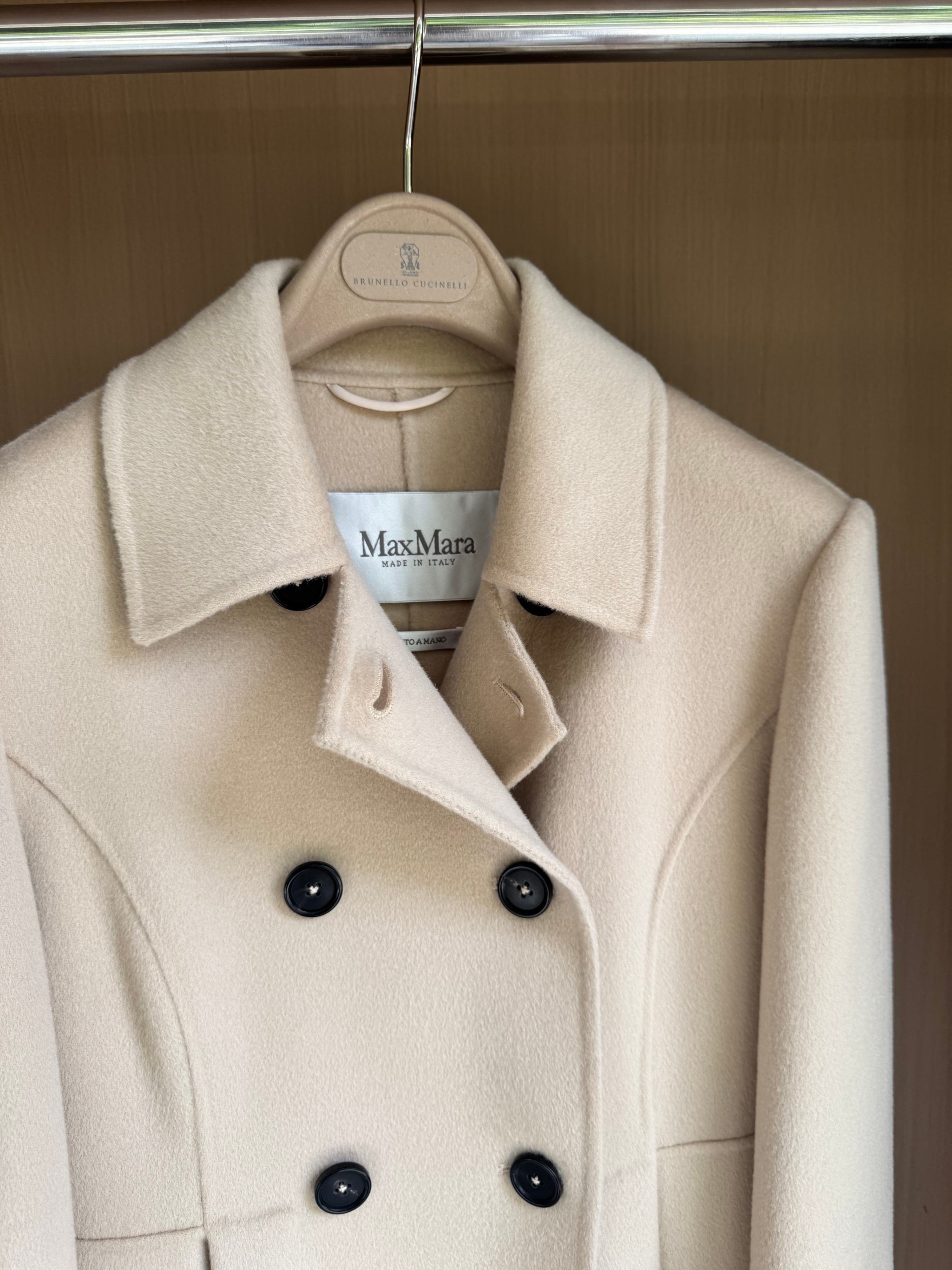 Elegant Double-Breasted Wool Coat with Belted Waist - Runway Inspired 5 a1757145997362 2432