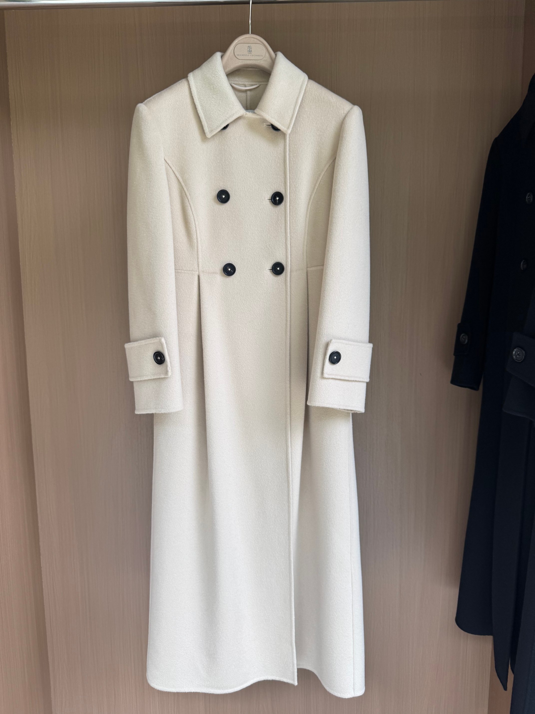 Elegant Double-Breasted Wool Coat with Belted Waist - Runway Inspired 3 a1757145997488 6108
