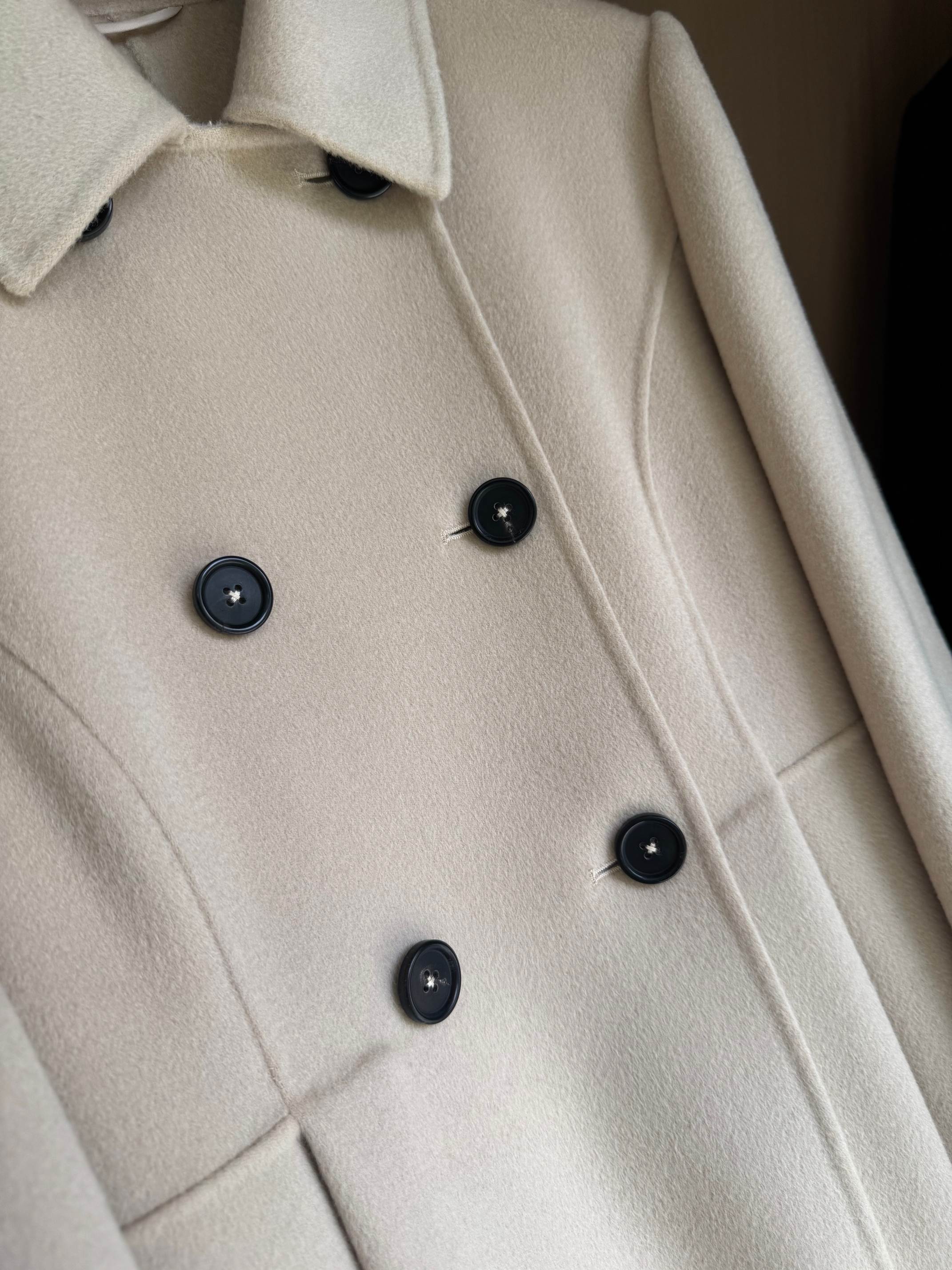 Elegant Double-Breasted Wool Coat with Belted Waist - Runway Inspired 7 a1757146001417 3062