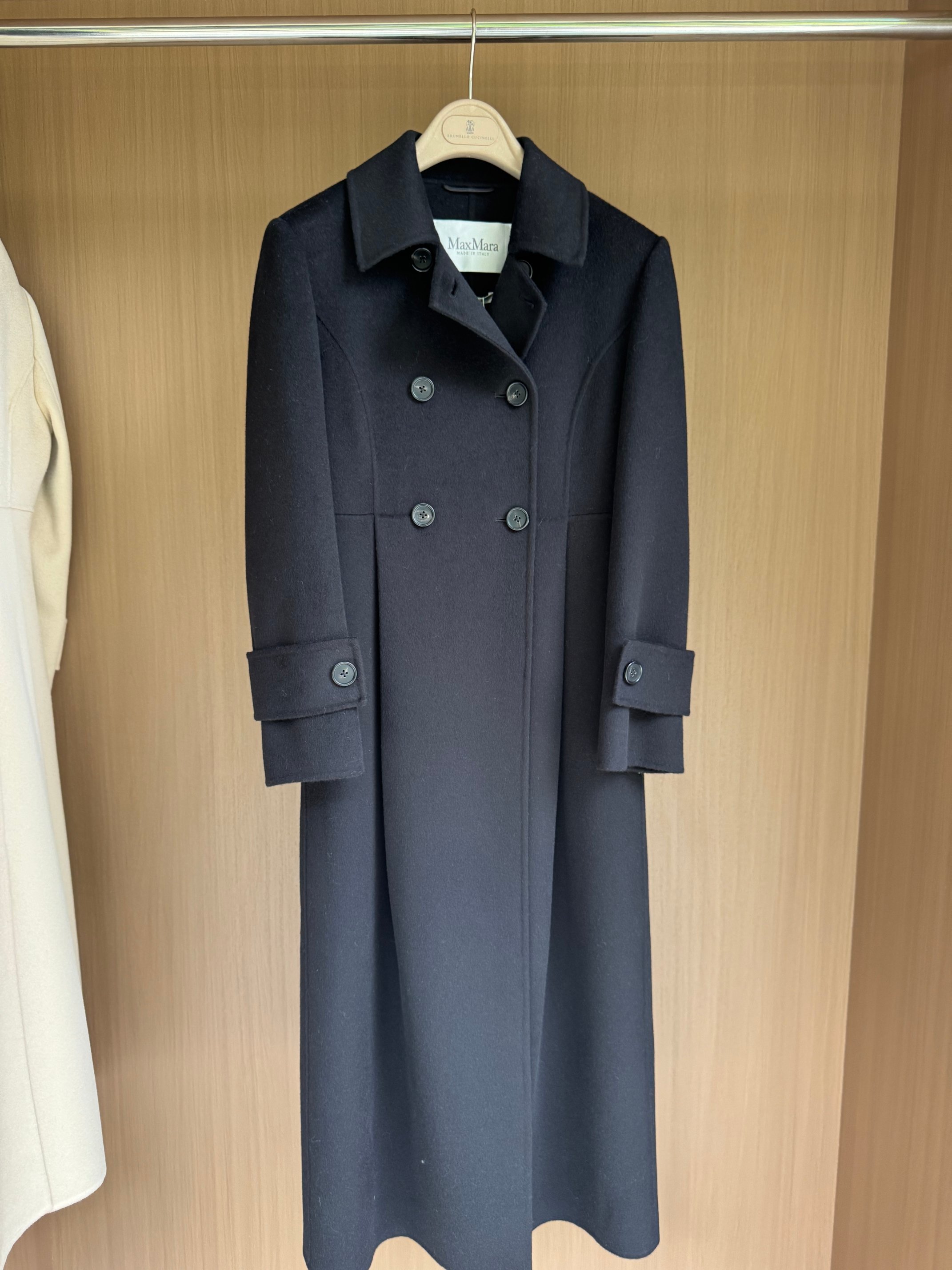 Elegant Double-Breasted Wool Coat - Slim Fit & Versatile Style 3 a1757146252954 2565