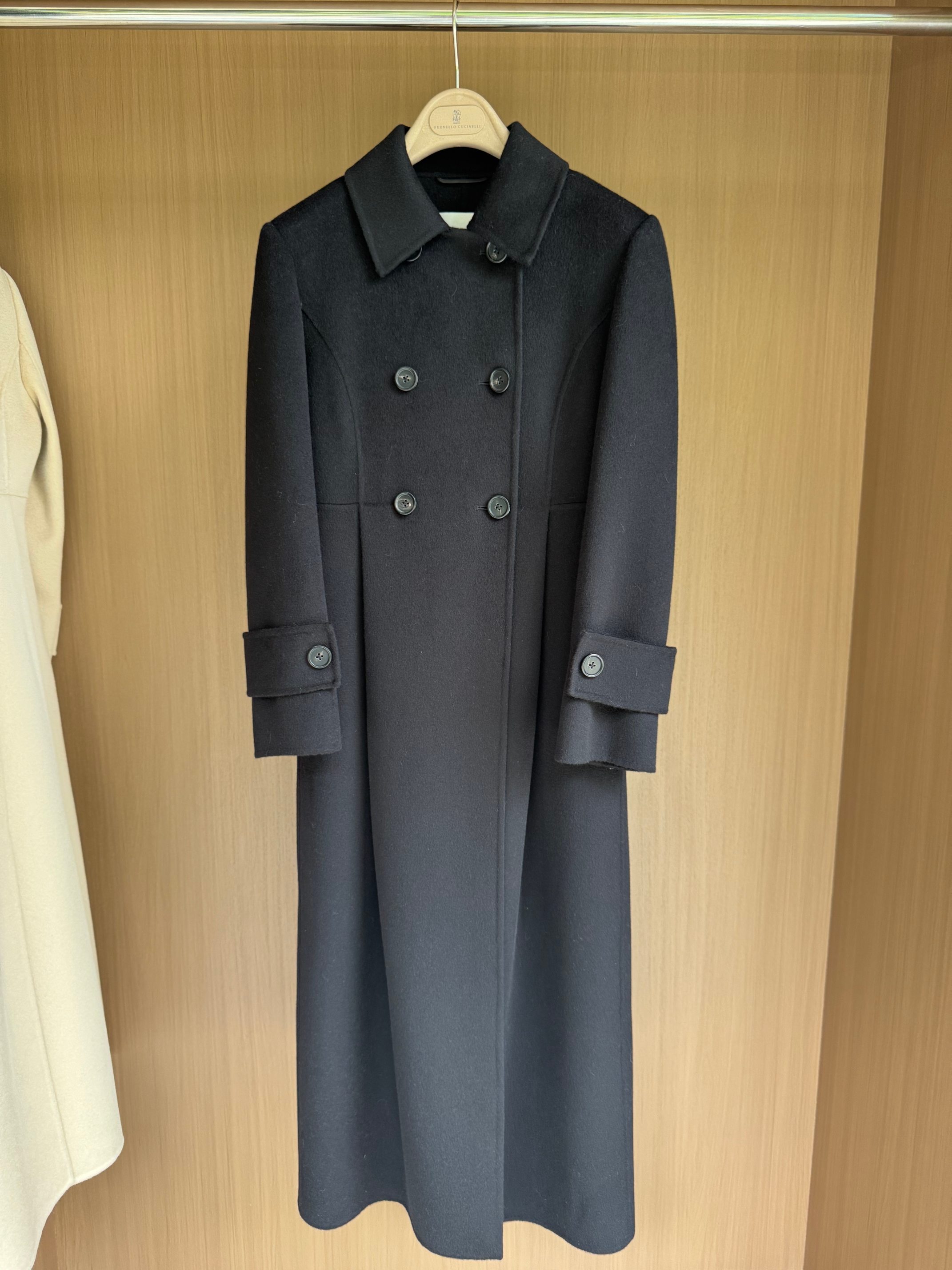 Elegant Double-Breasted Wool Coat - Slim Fit & Versatile Style 2 a1757146253067 1565