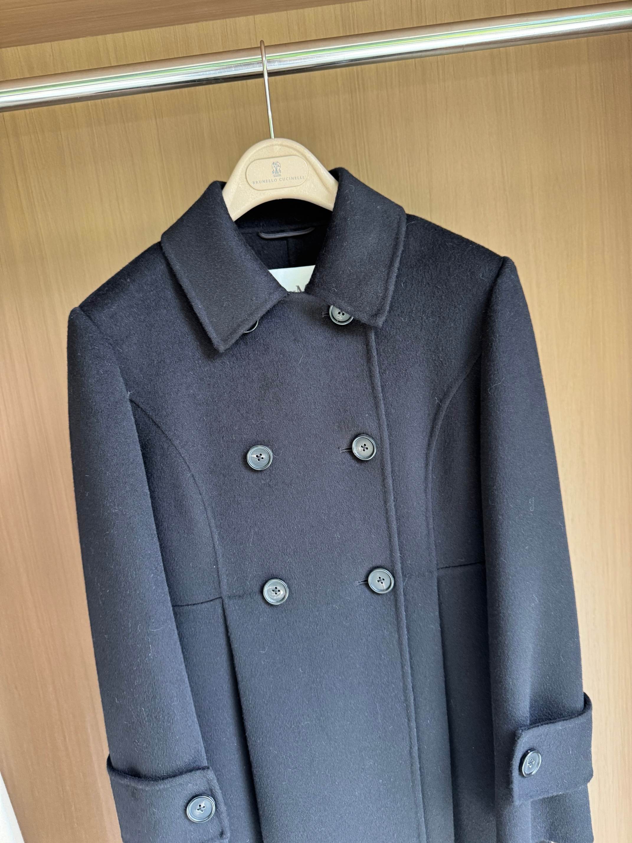 Elegant Double-Breasted Wool Coat - Slim Fit & Versatile Style 6 a1757146253517 8842