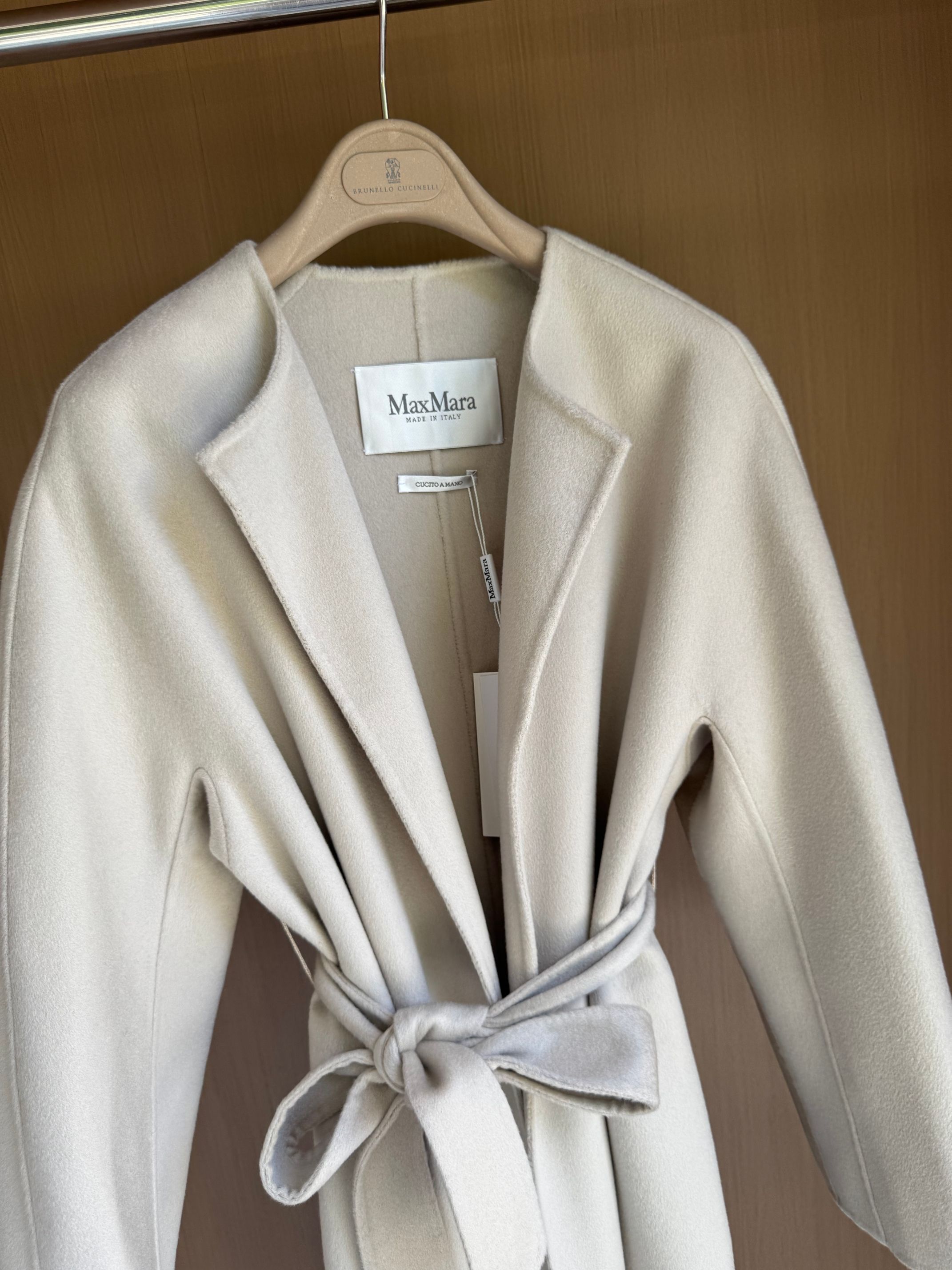 Elegant Wool-Cashmere Blend Cape Collar Coat - Versatile & Luxurious 5 a1757146896352 0144