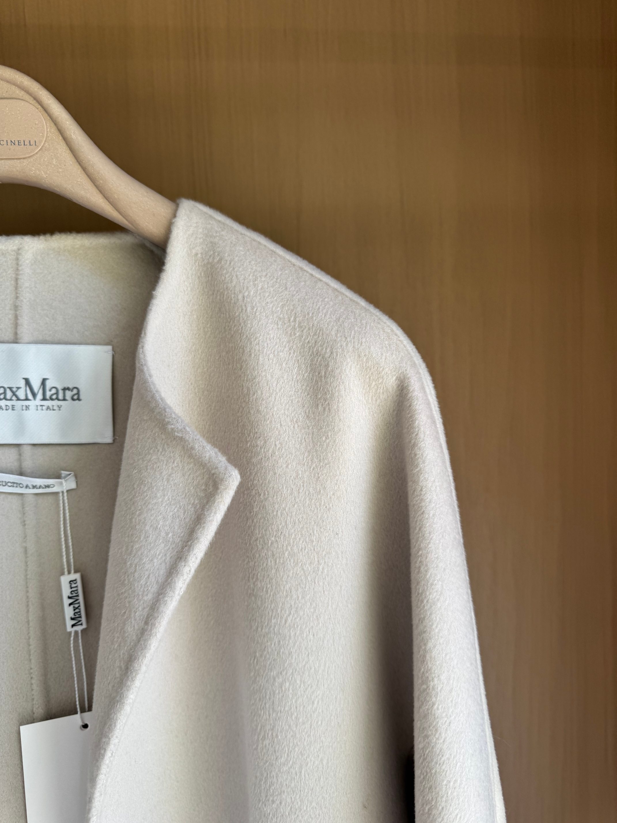 Elegant Wool-Cashmere Blend Cape Collar Coat - Versatile & Luxurious 6 a1757146896355 1004