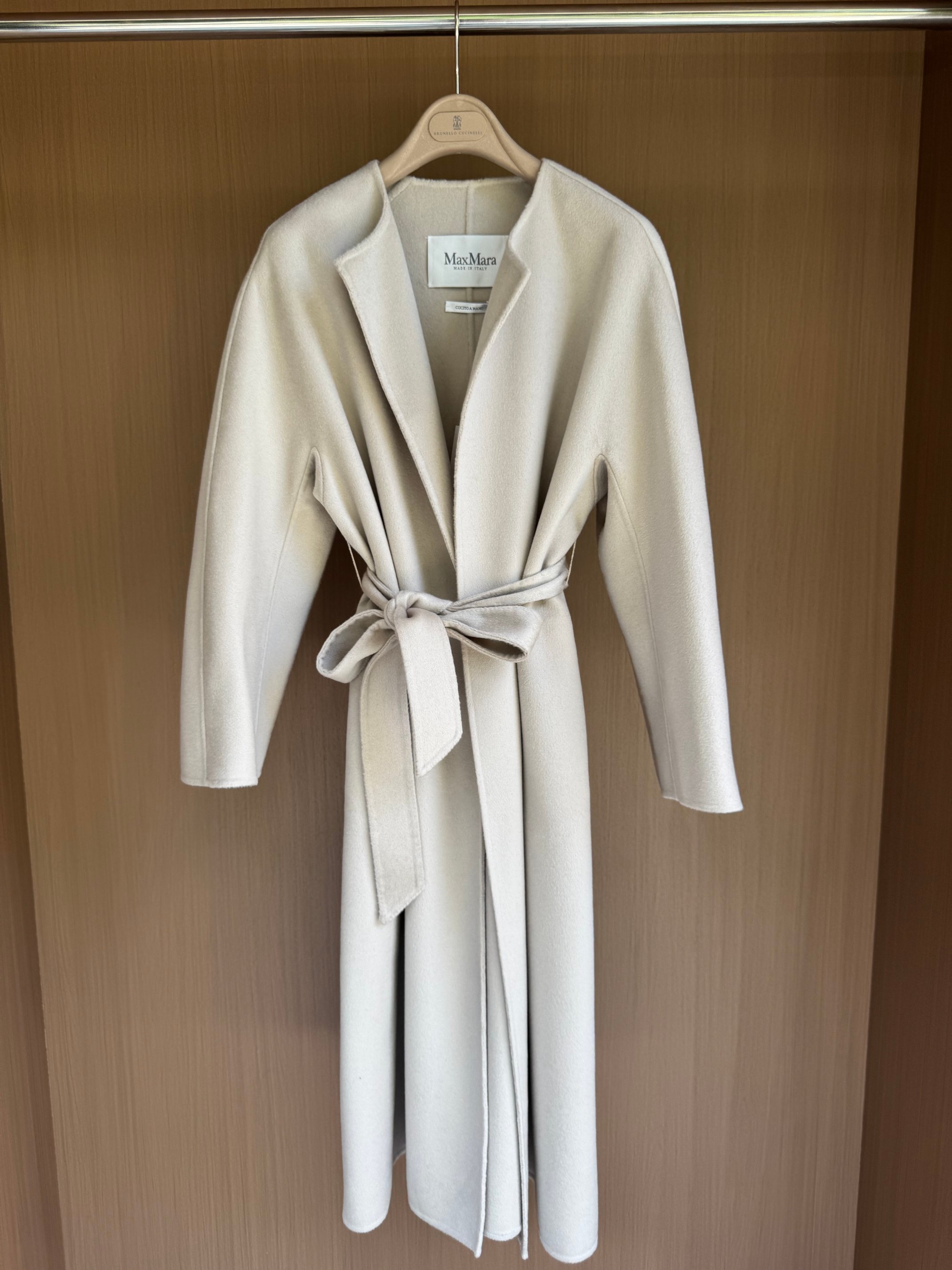 Elegant Wool-Cashmere Blend Cape Collar Coat - Versatile & Luxurious 3 a1757146896584 2640