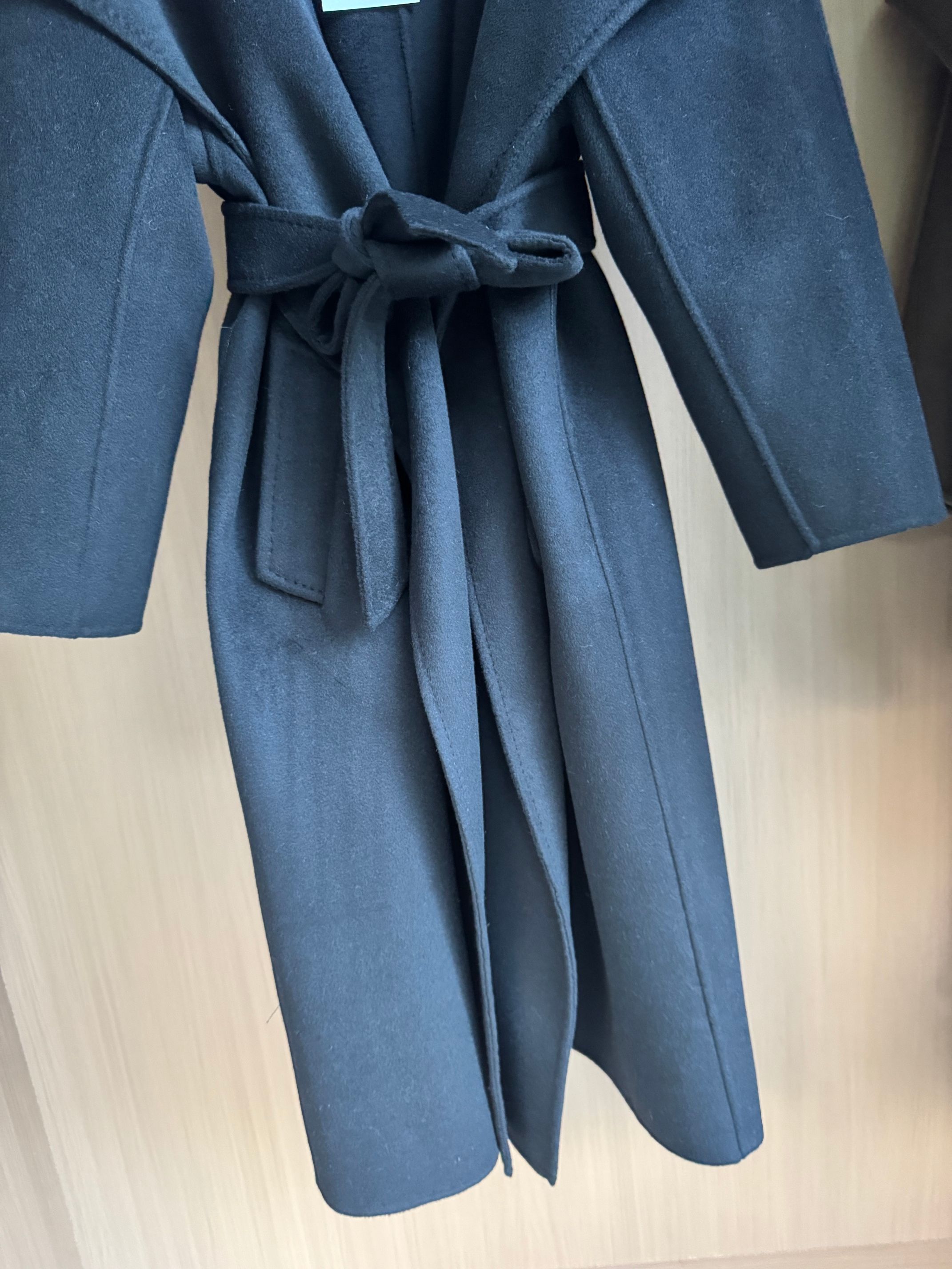 Elegant Pure Cashmere Overcoat with Oversized Lapel & Waist Belt - M Style 8 a1757225324704 5076
