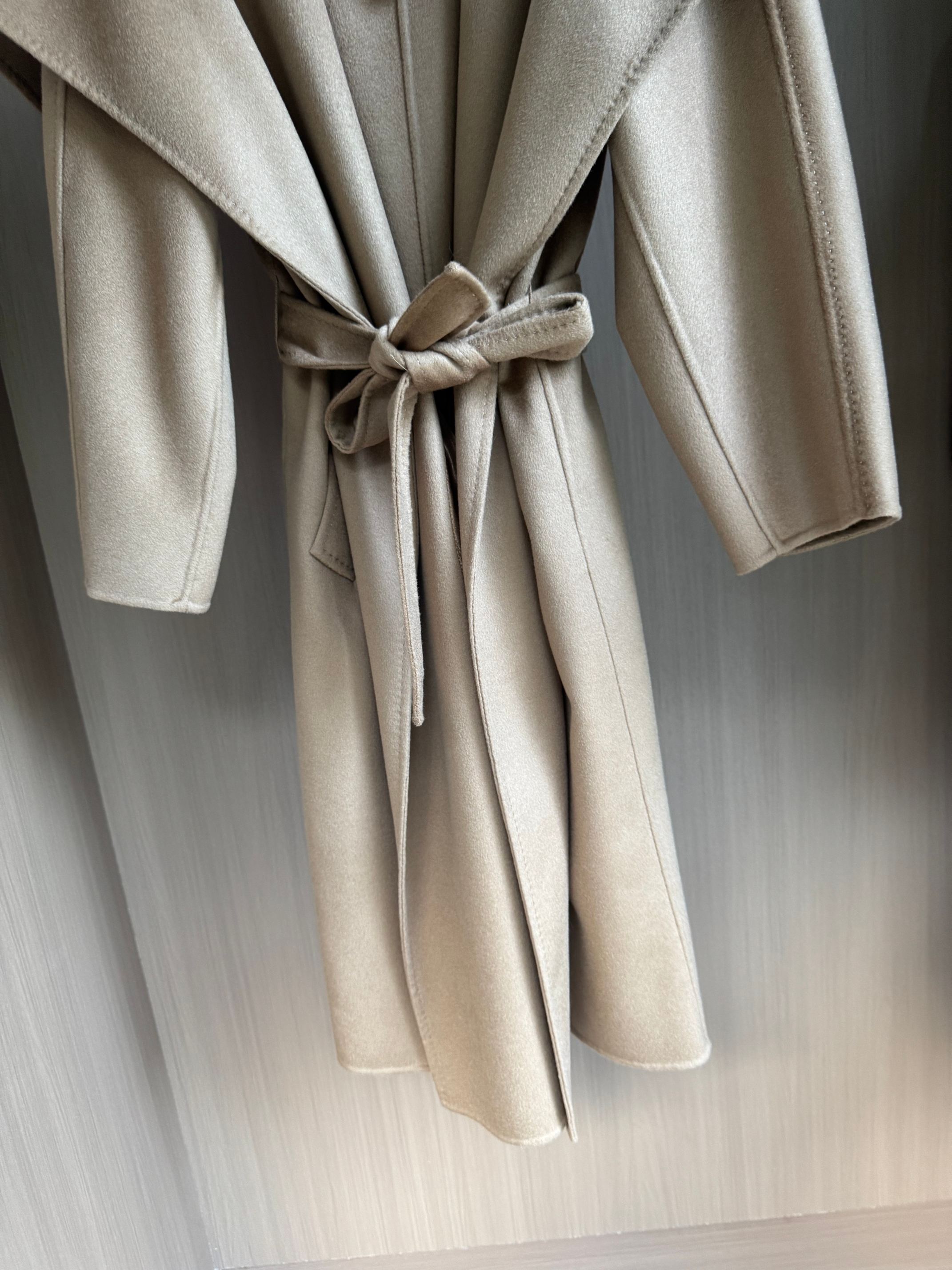 Elegant Pure Cashmere Overcoat with Oversized Lapel & Waist Belt - M Style 8 a1757225911774 5420