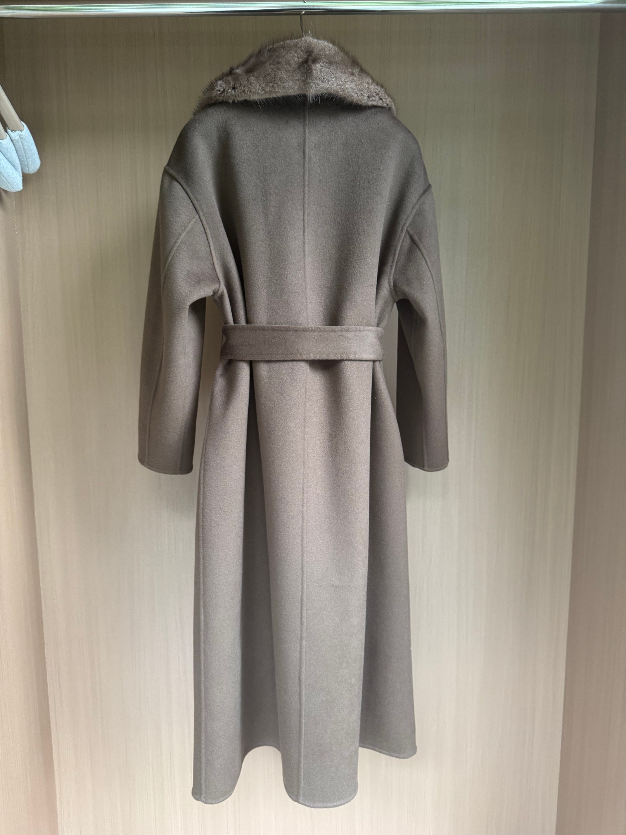 Braschi x LP Pure Cashmere Coat with Imported Mink Fur Collar - Beech Wood 9 a1757489774579 0437