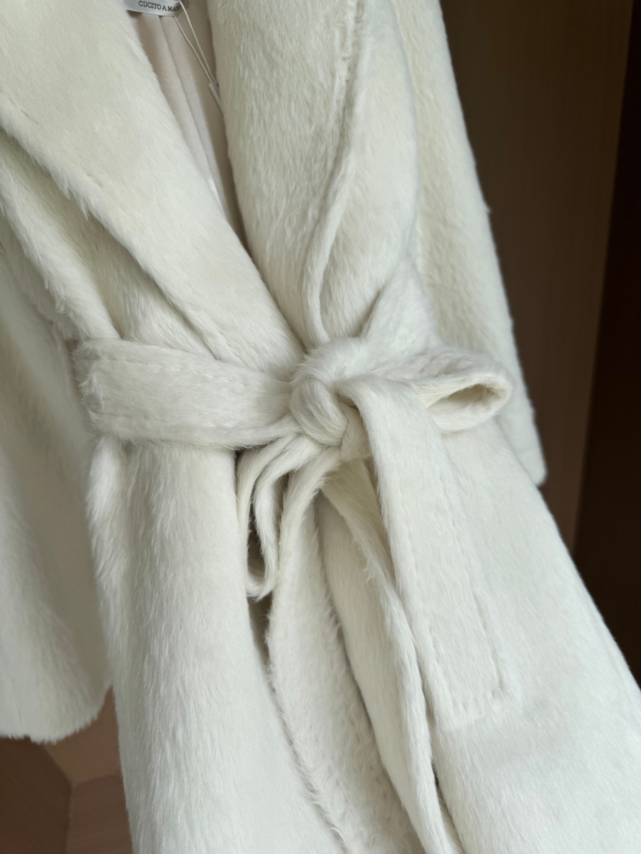 Elegant Alpaca Wool Coat with Belted Waist - Warm & Stylish Winter Essential 6 a1757491413882 8631