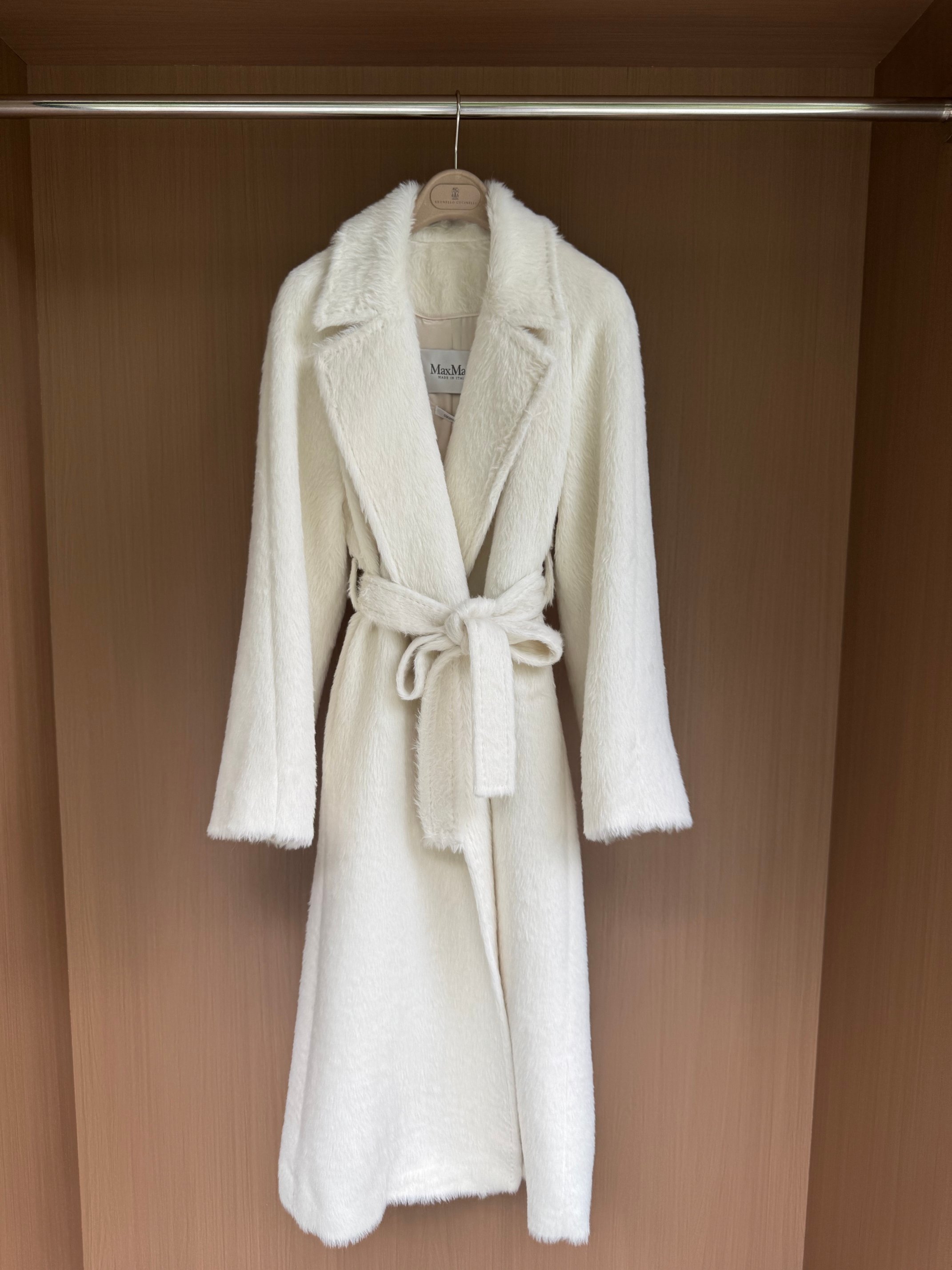 Elegant Alpaca Wool Coat with Belted Waist - Warm & Stylish Winter Essential 2 a1757491413894 7185