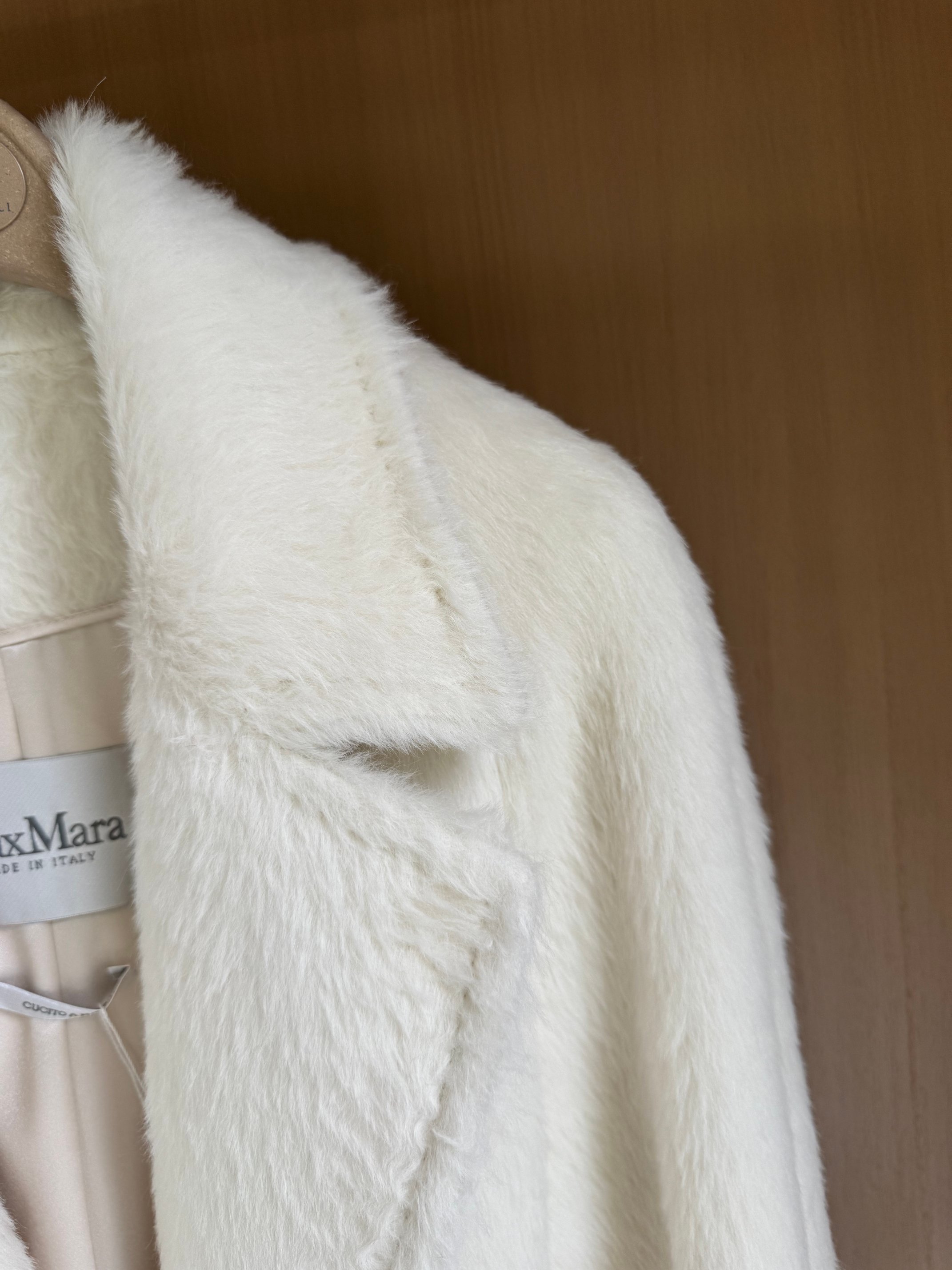 Elegant Alpaca Wool Coat with Belted Waist - Warm & Stylish Winter Essential 5 a1757491413903 5828
