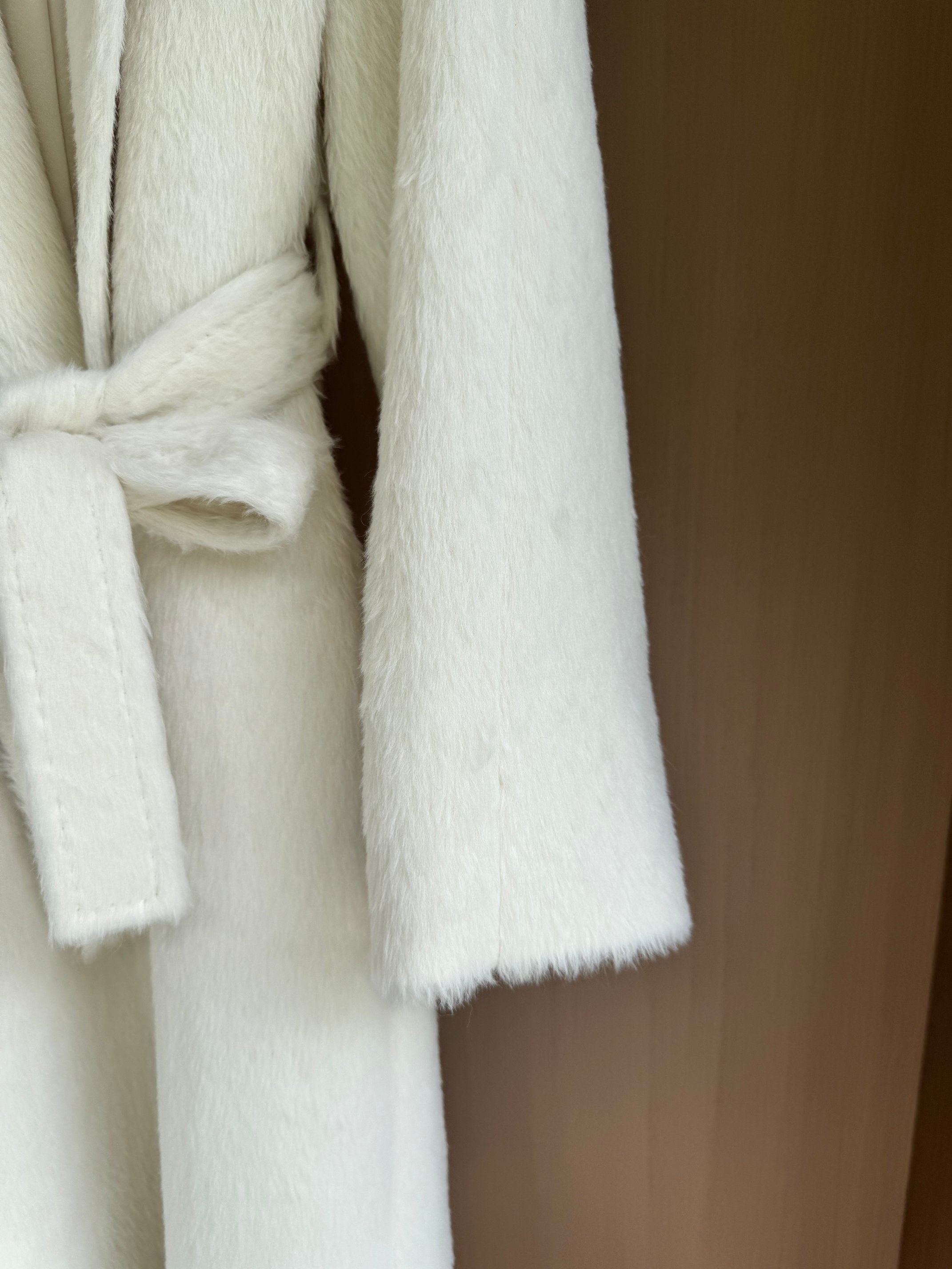 Elegant Alpaca Wool Coat with Belted Waist - Warm & Stylish Winter Essential 8 a1757491418981 7315
