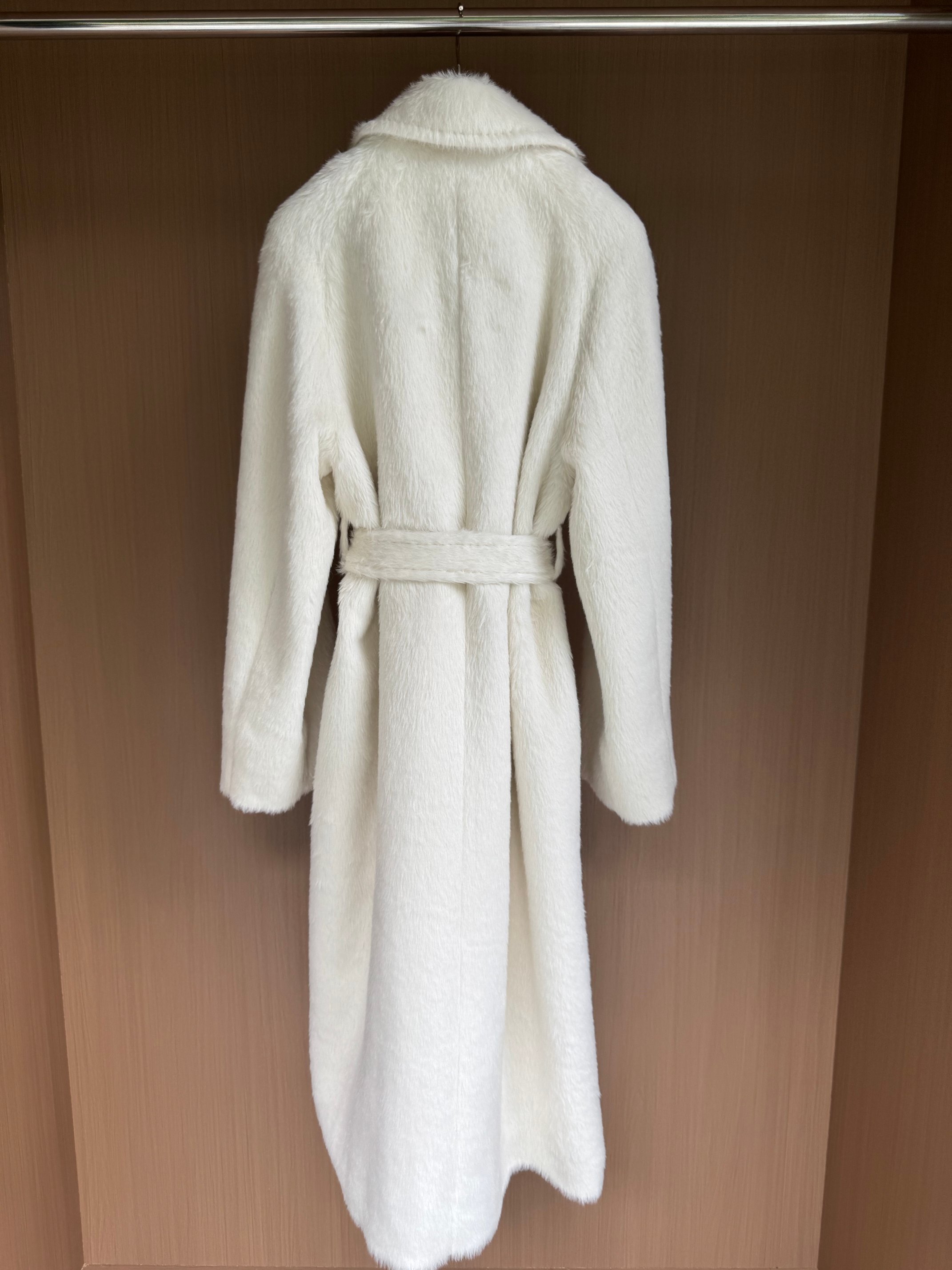 Elegant Alpaca Wool Coat with Belted Waist - Warm & Stylish Winter Essential 9 a1757491419017 3614