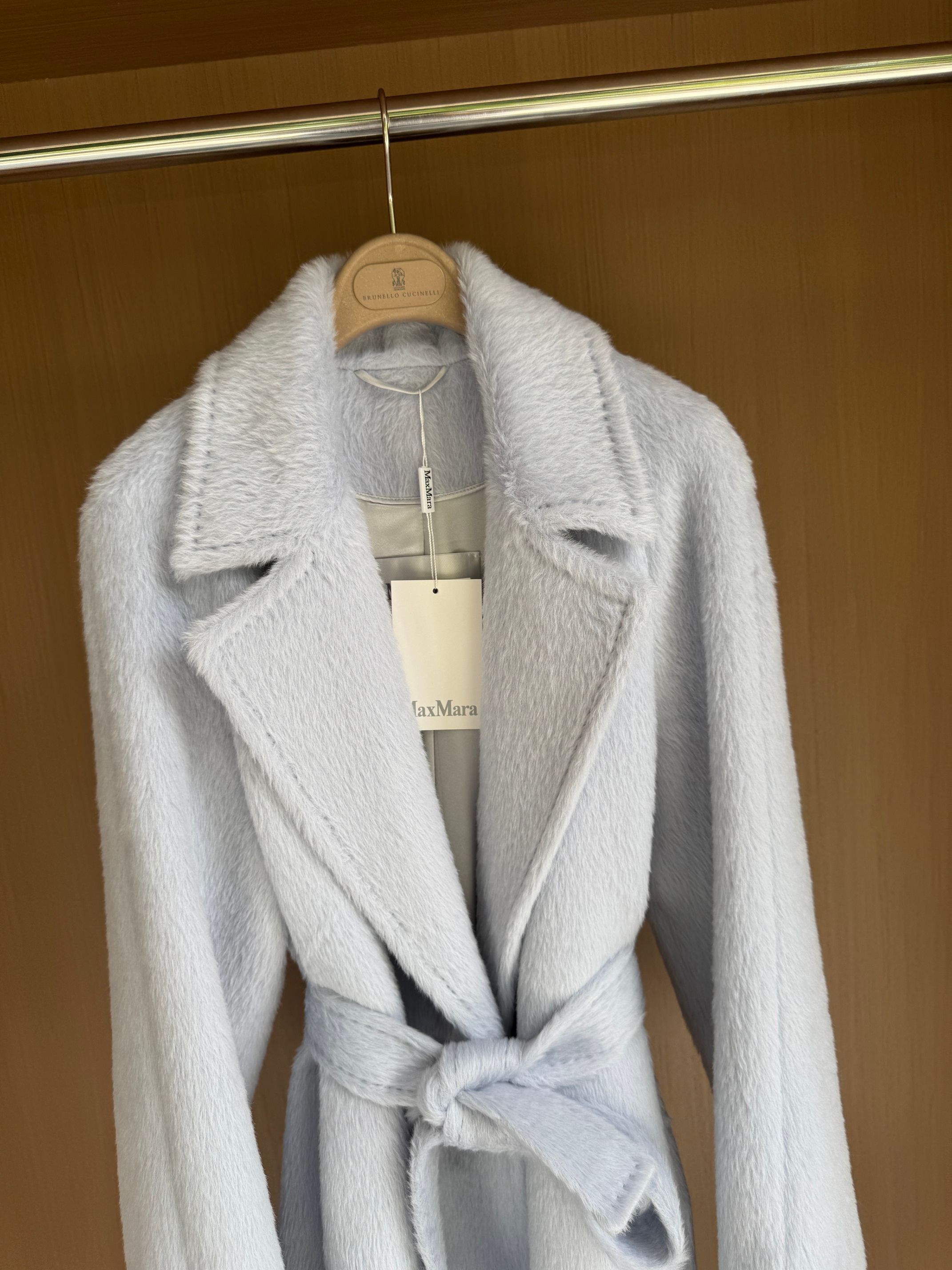 Elegant Alpaca Wool Coat: Warm, Stylish, and Timeless Winter Outerwear 5 a1757491973939 4685