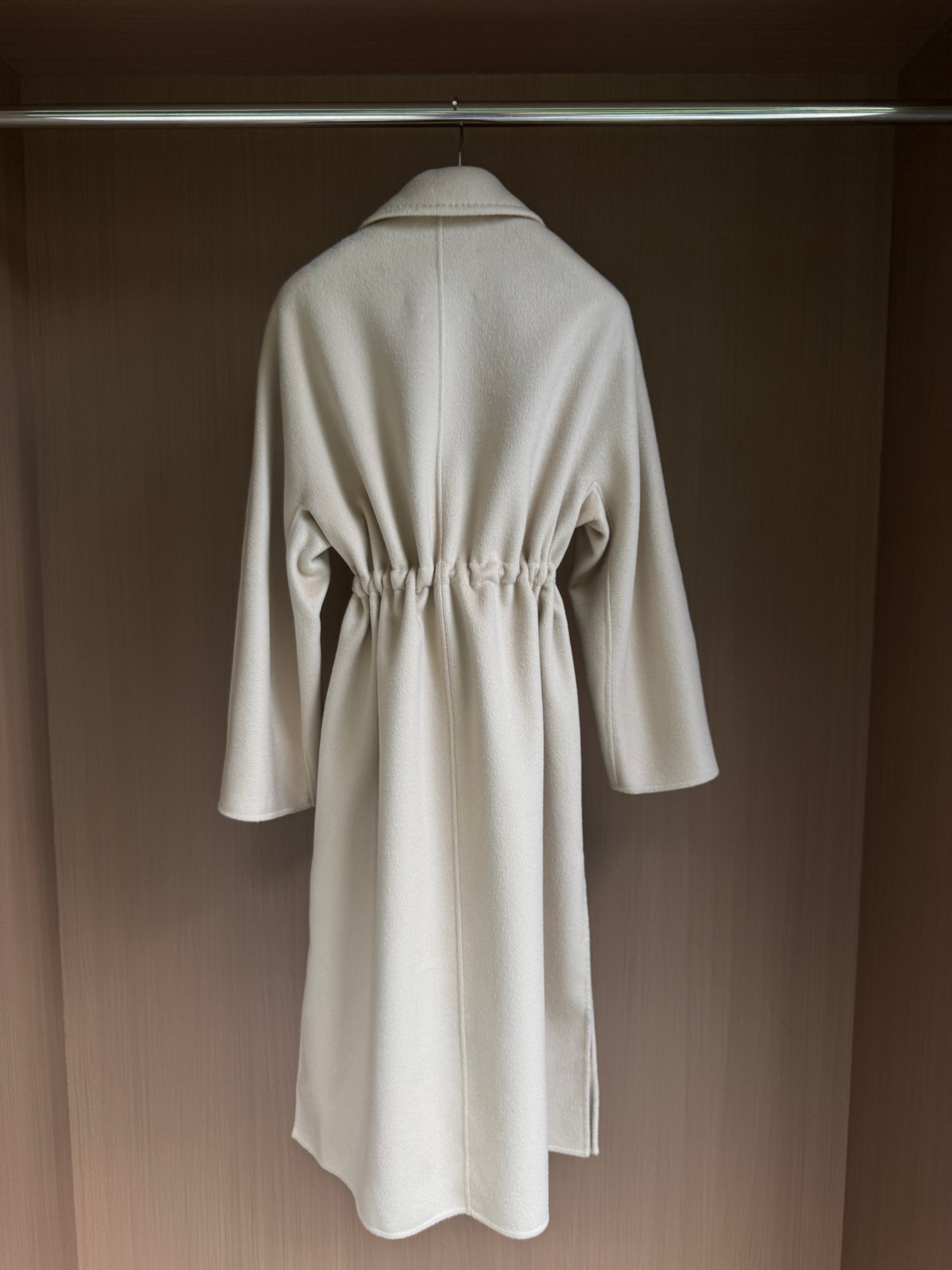 Elegant Drawstring Wool Coat - Runway Inspired, Luxurious & Soft Fabric 3 a1758167160114 5055