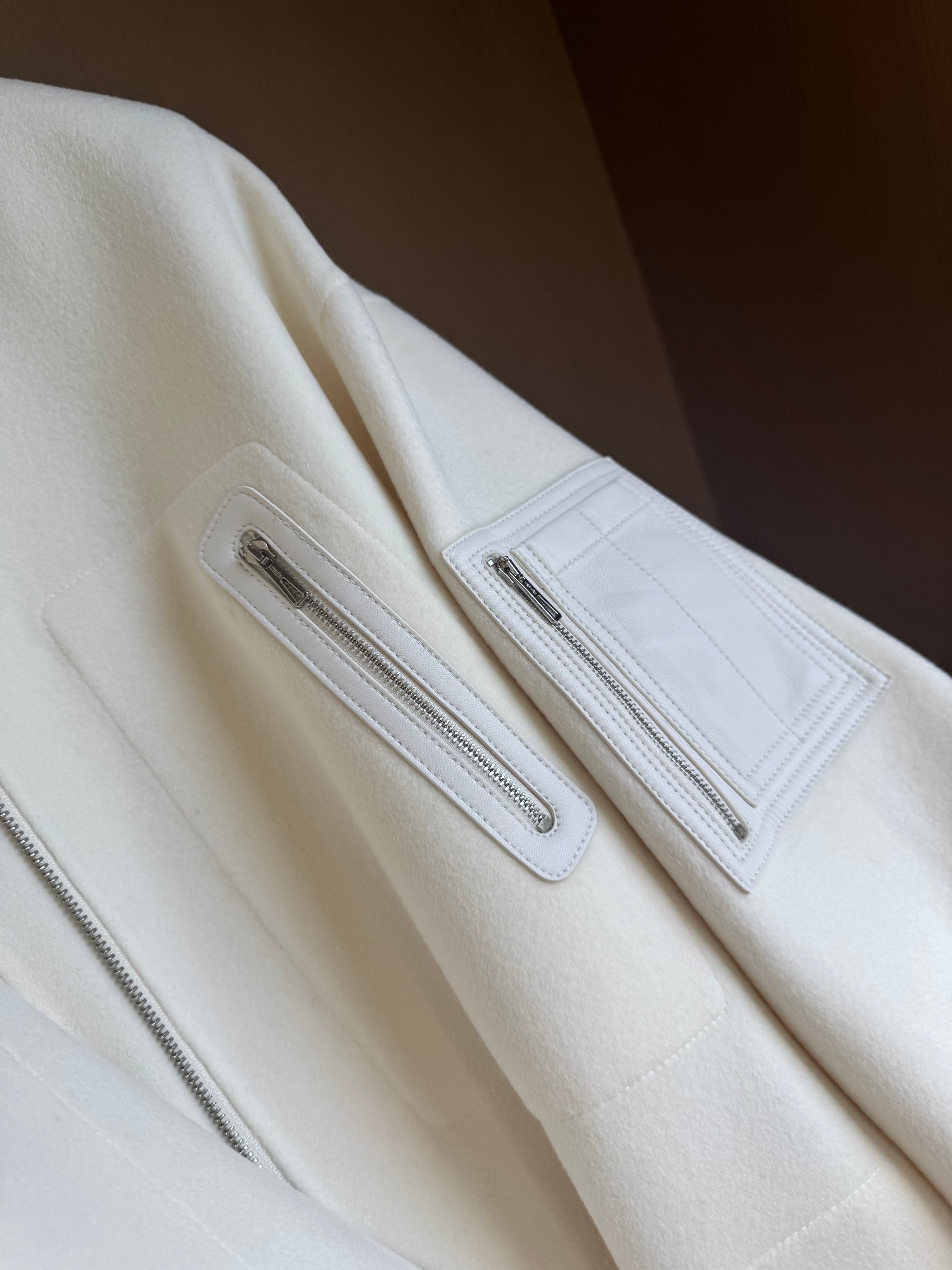 Elegant Wool-Cashmere Blend Coat with Zipper Pockets - Versatile & Timeless 5 a1758170371948 4805