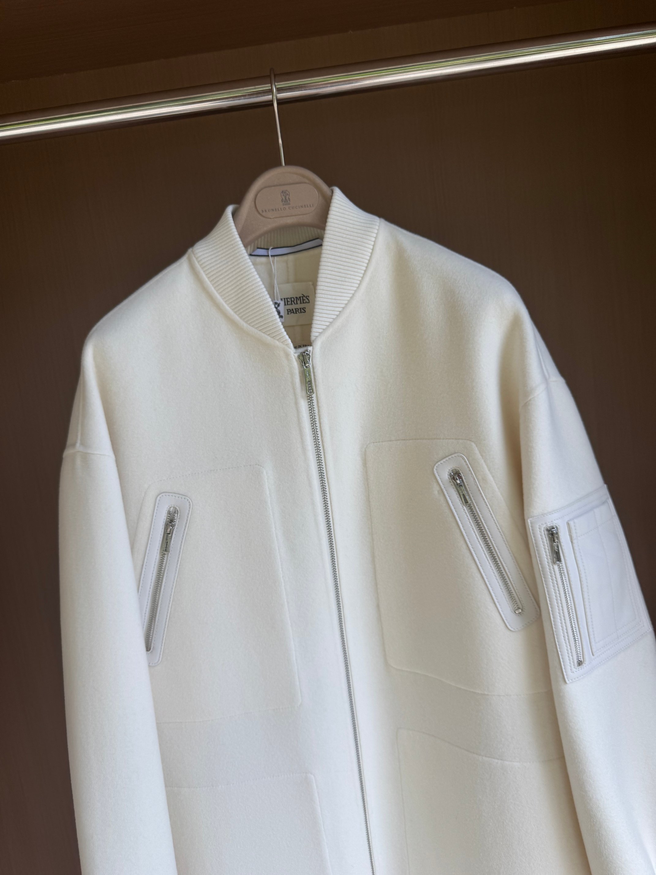 Elegant Wool-Cashmere Blend Coat with Zipper Pockets - Versatile & Timeless 4 a1758170372206 5215