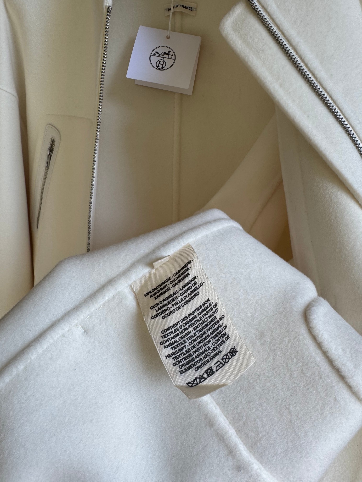 Elegant Wool-Cashmere Blend Coat with Zipper Pockets - Versatile & Timeless 10 a1758170375489 0655