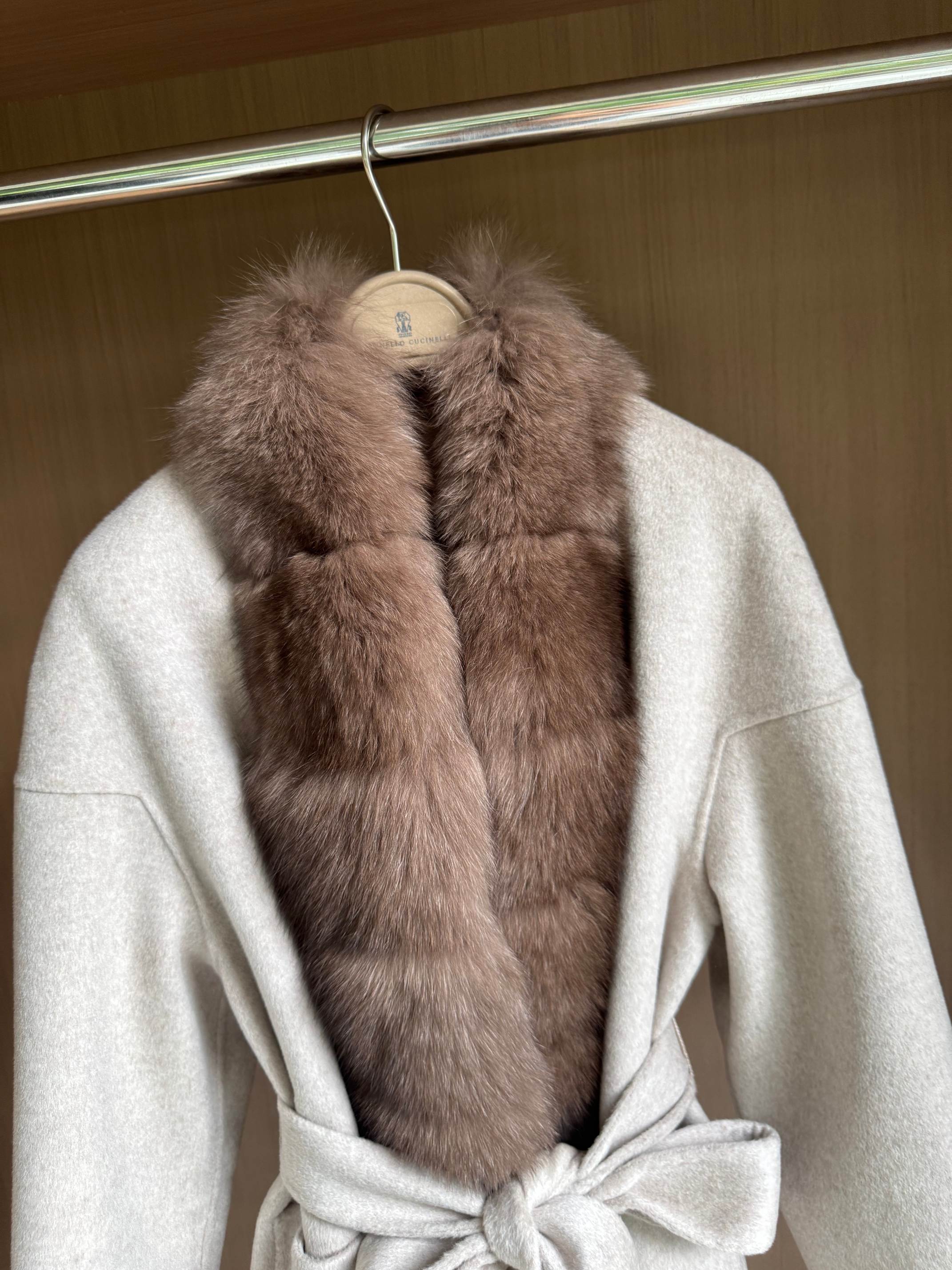 Elegant Cashmere Wool Coat with Fur Collar, Italian Style, Oversized Fit 6 a1759042437790 4034