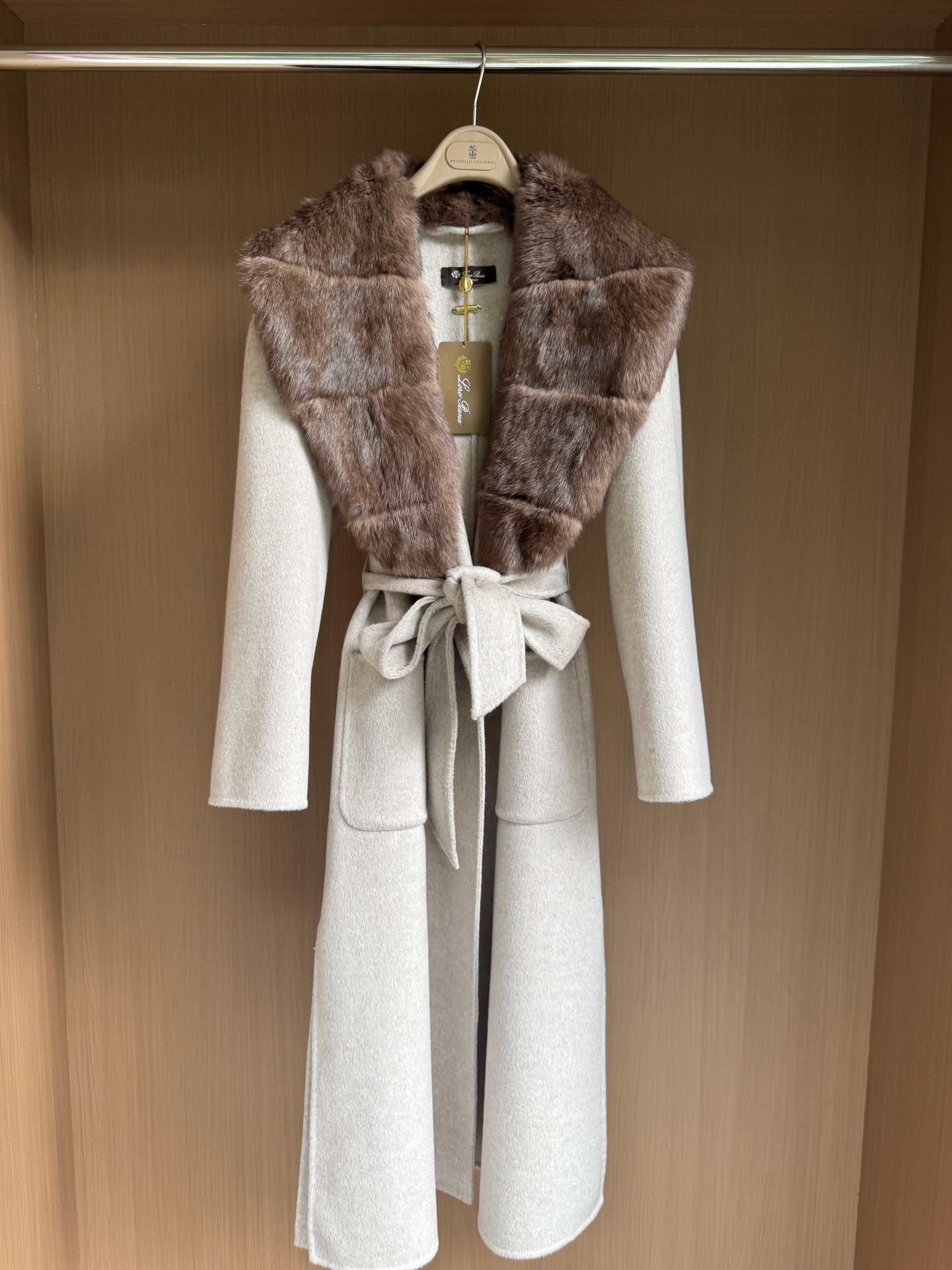 Pure Cashmere Overcoat with Fur Collar, Italian Design, Oversized Fit