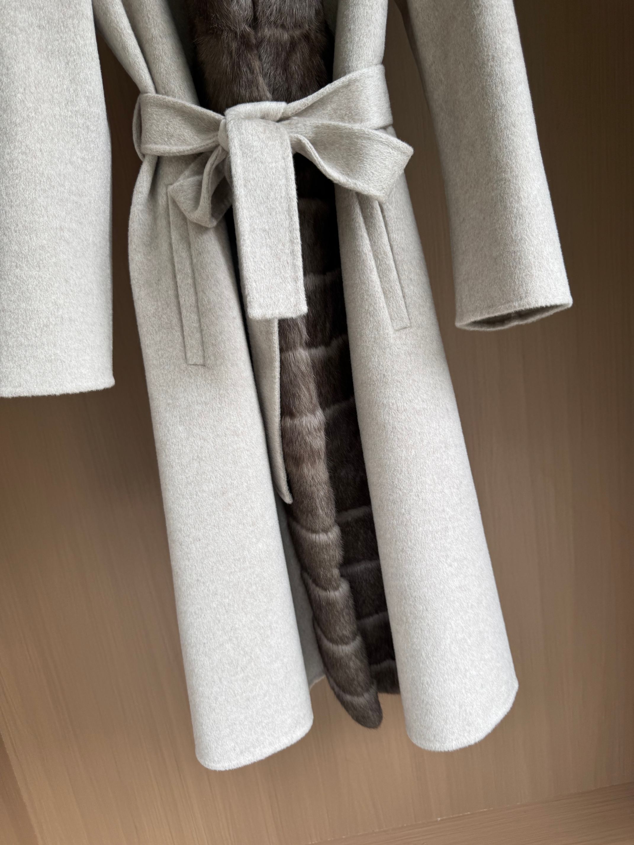 Braschi Cashmere Coat with Fur Collar, Italian Design, Luxury Outerwear 7 a1759044147191 7140