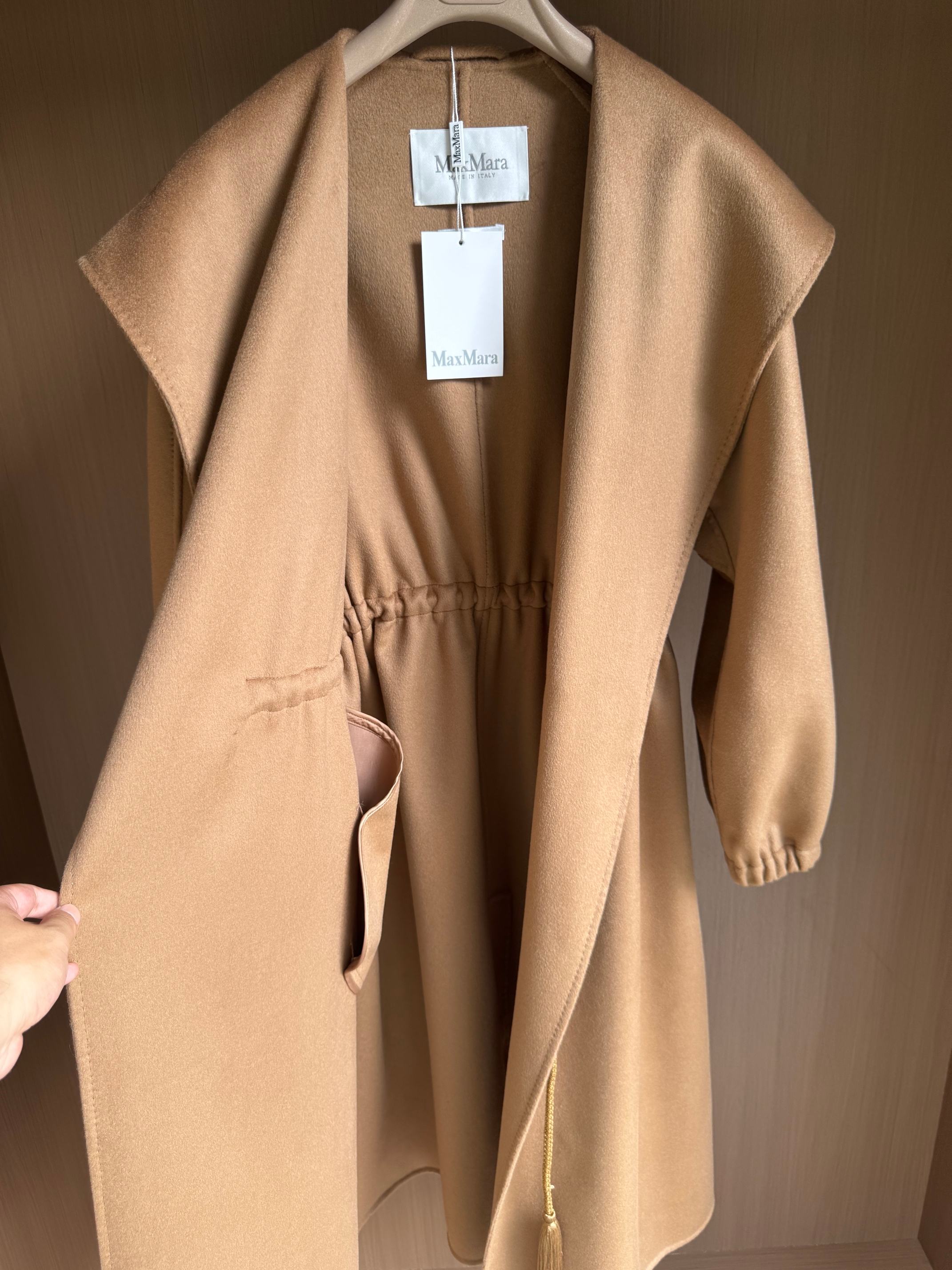 Hooded Drawstring 100% Cashmere Coat, Elegant & Cozy Winter Essential 9 a1760079053667 1120